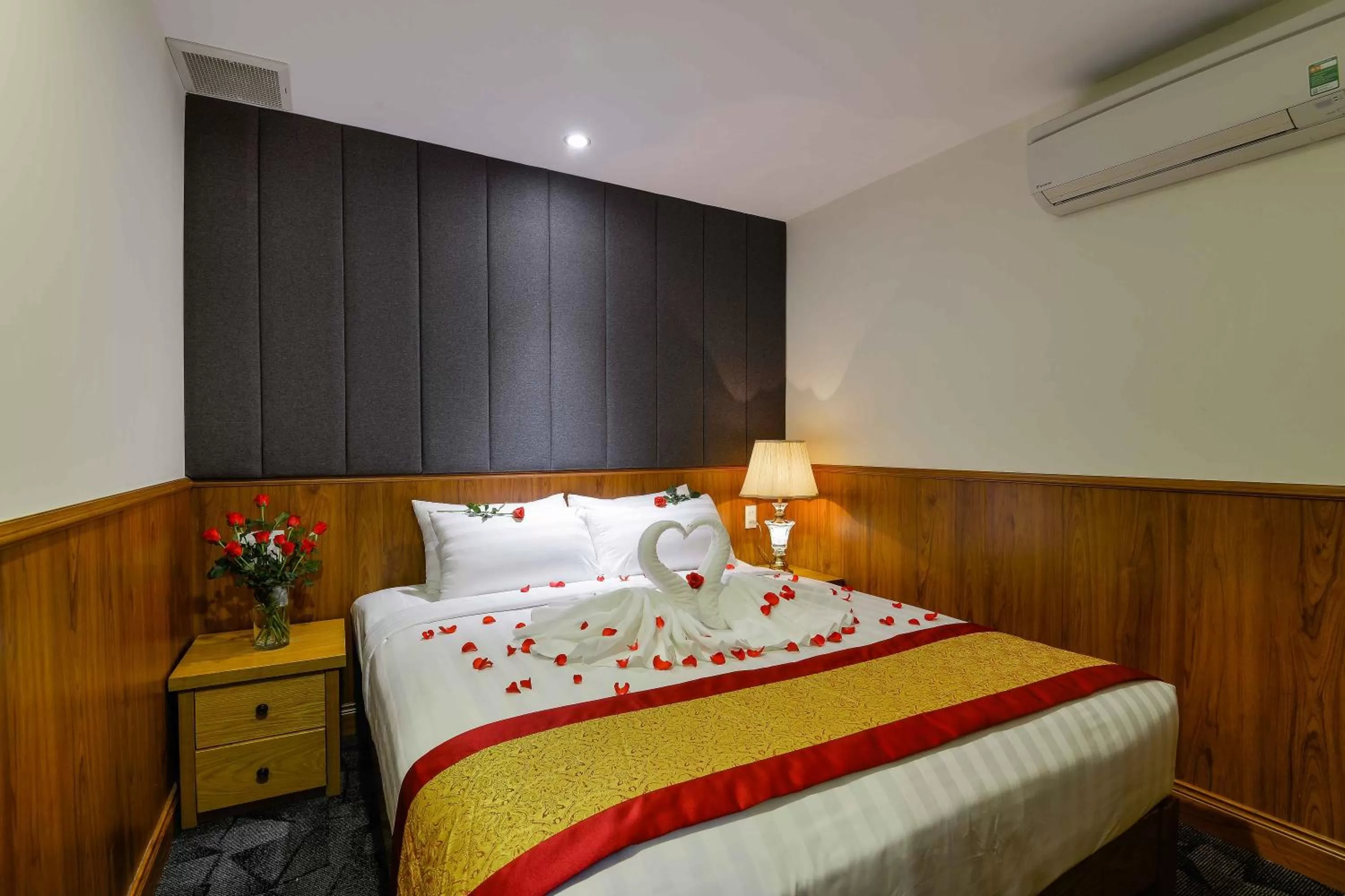 Bed in Saigonciti Hotel A