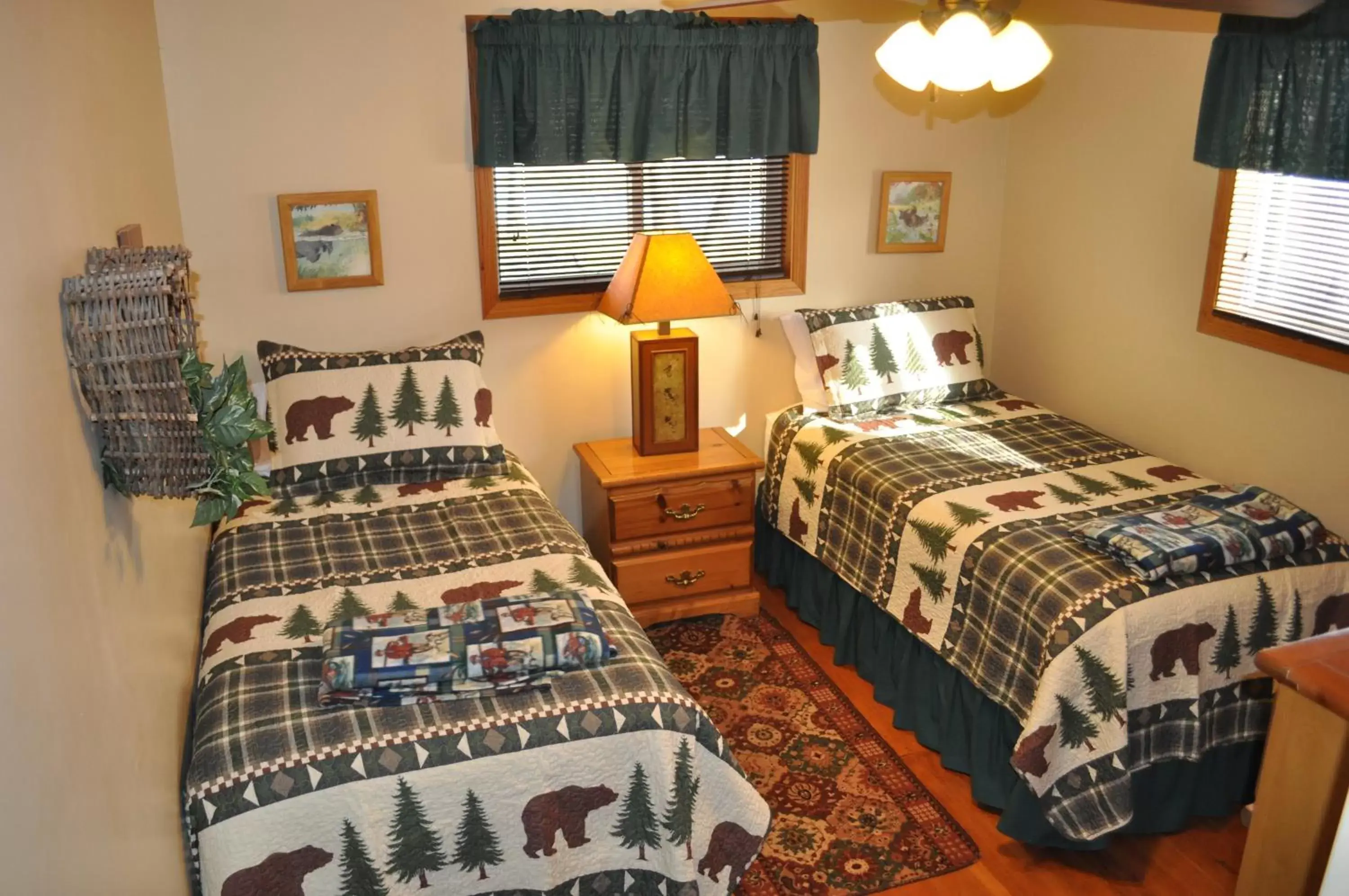 Bed in Rocky Ridge Country Lodge