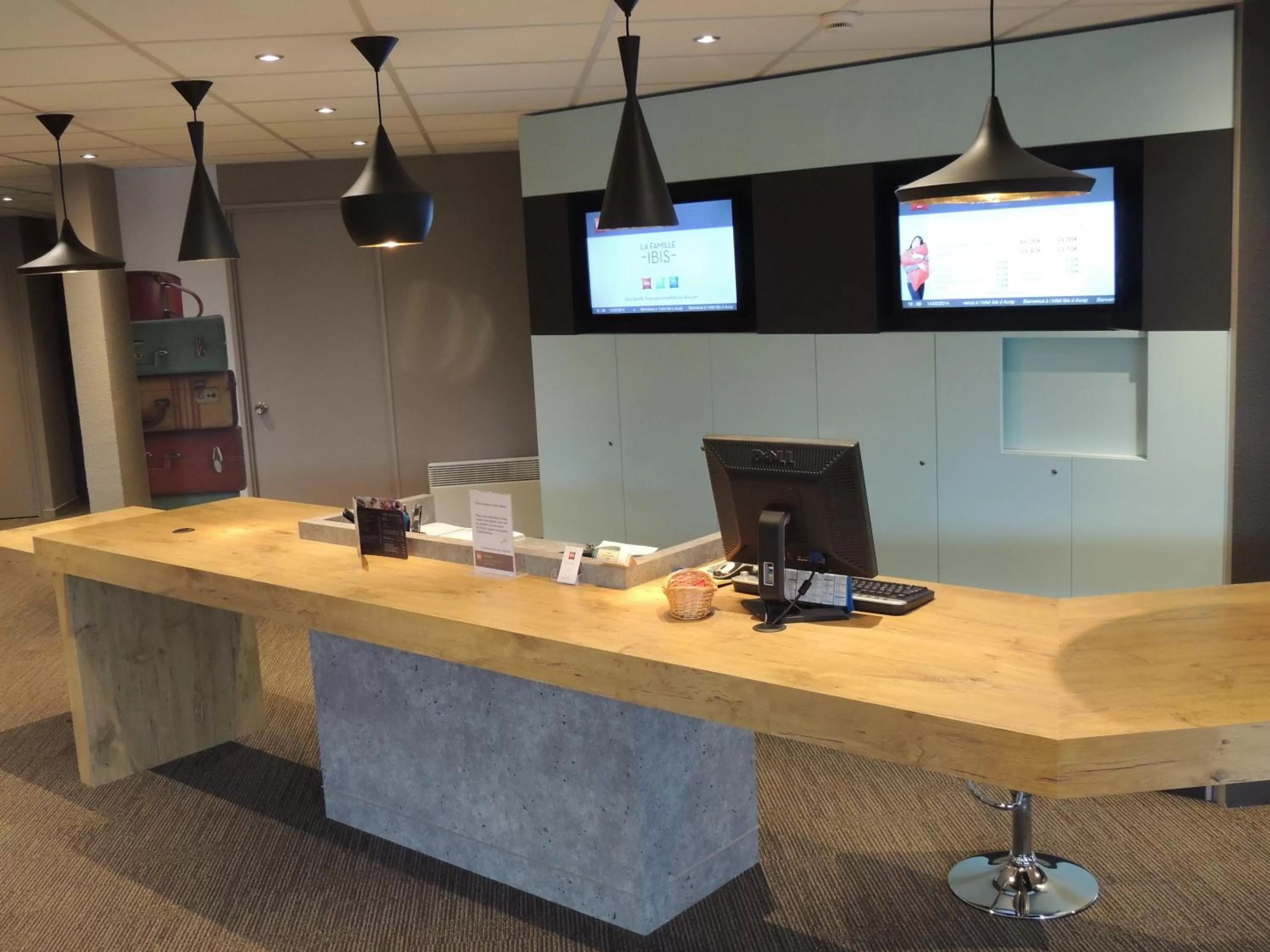 Lobby or reception in Ibis Auray