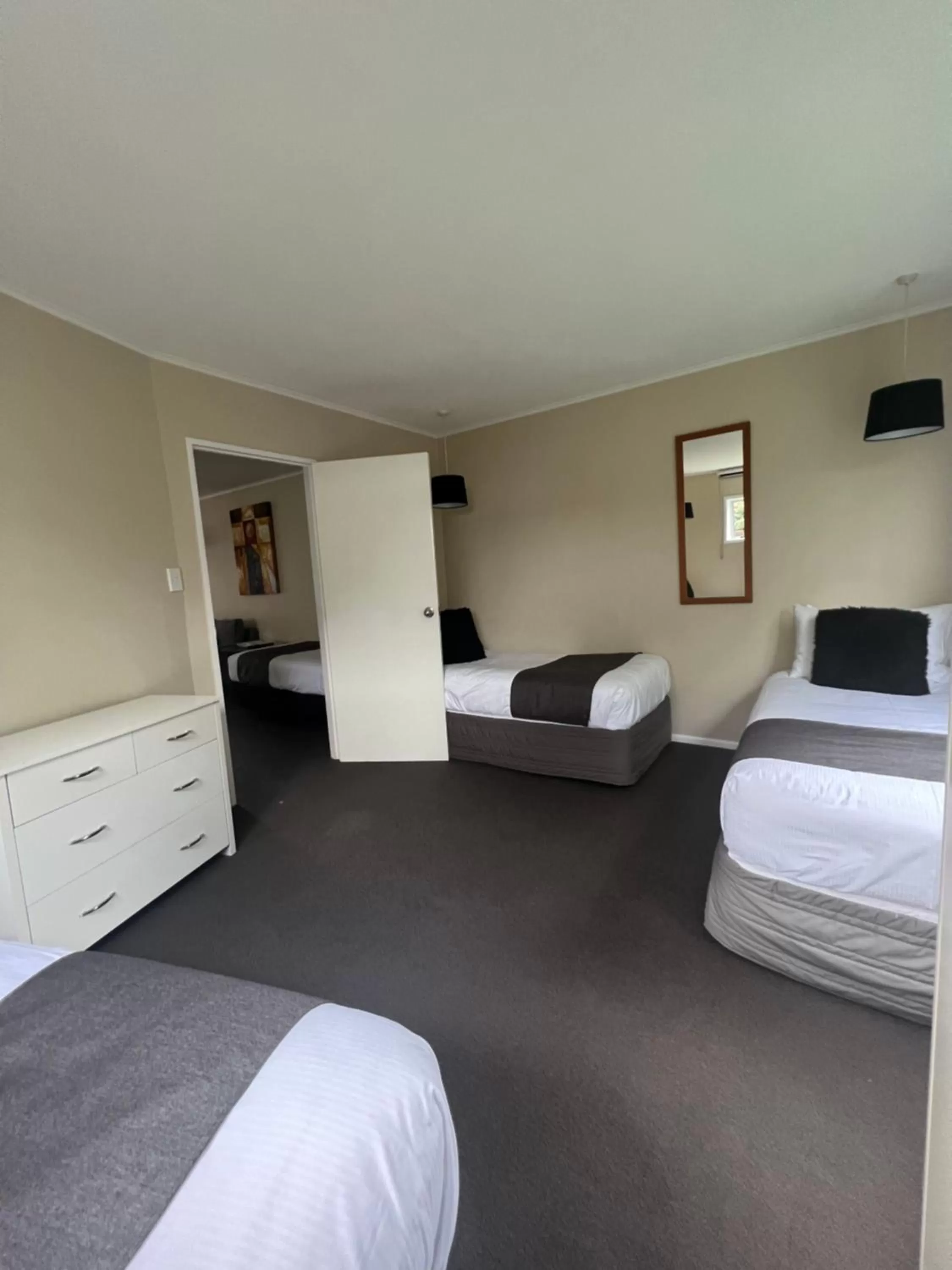 Bedroom, Bed in ASURE Green Gables Motel