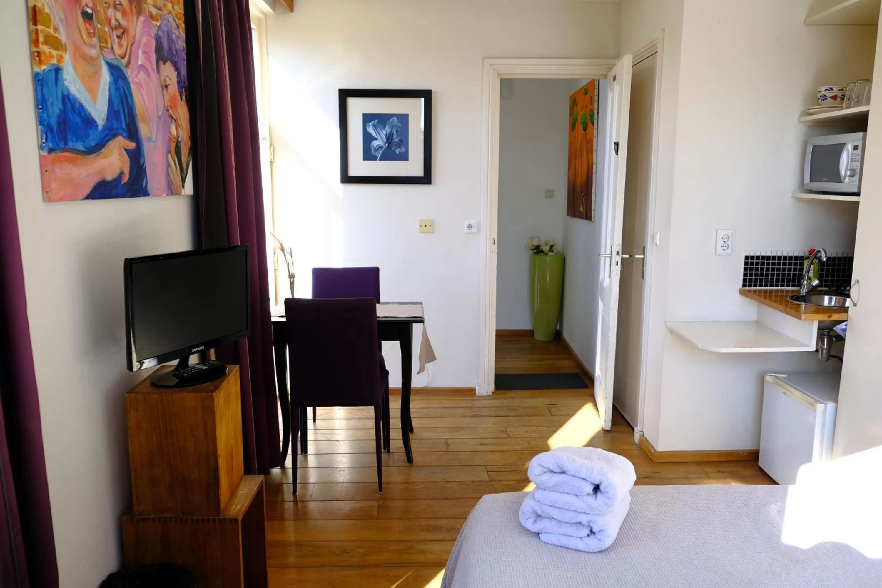 TV/Entertainment Center in Eelhouse private studio