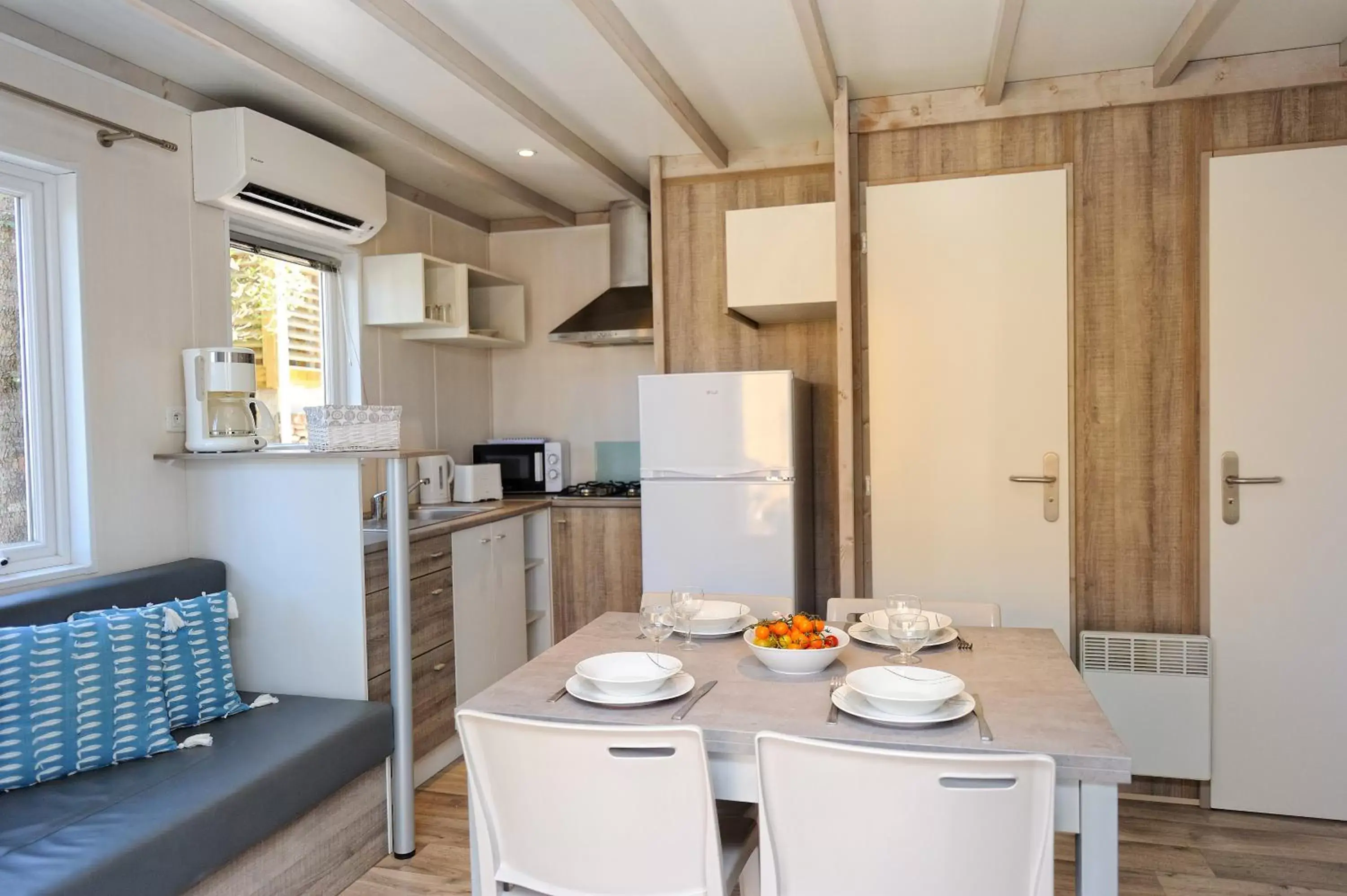 Kitchen or kitchenette, Dining Area in Résidence Sophia