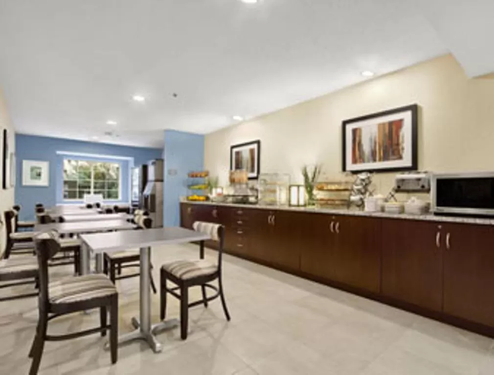 Restaurant/places to eat in Microtel Inn & Suites - Greenville