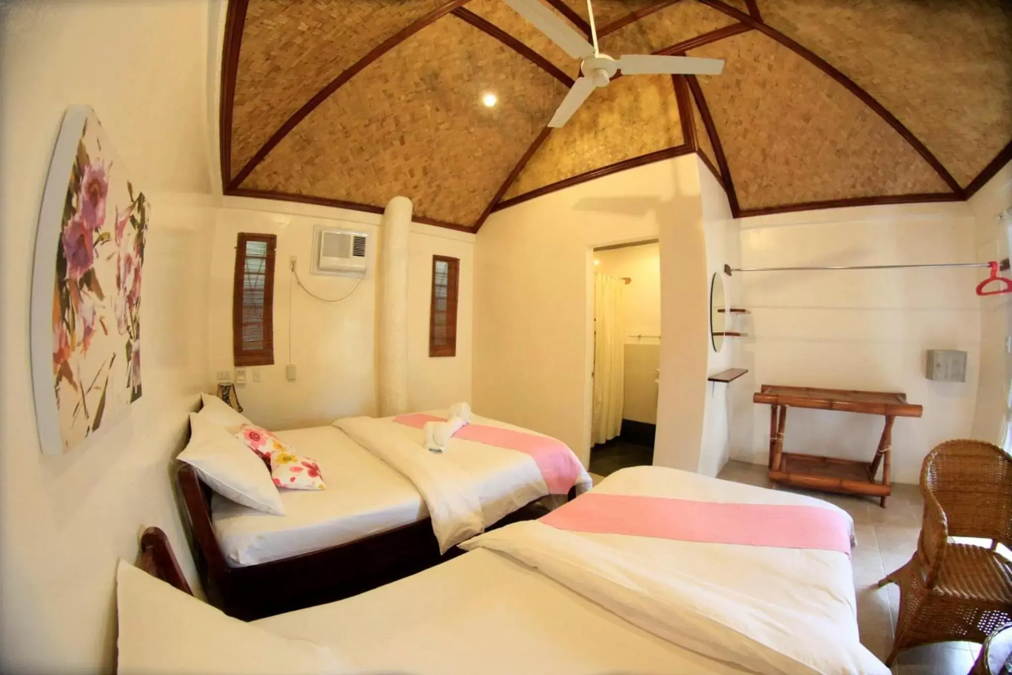 Deluxe Triple Room in Sunz en Coron Resort