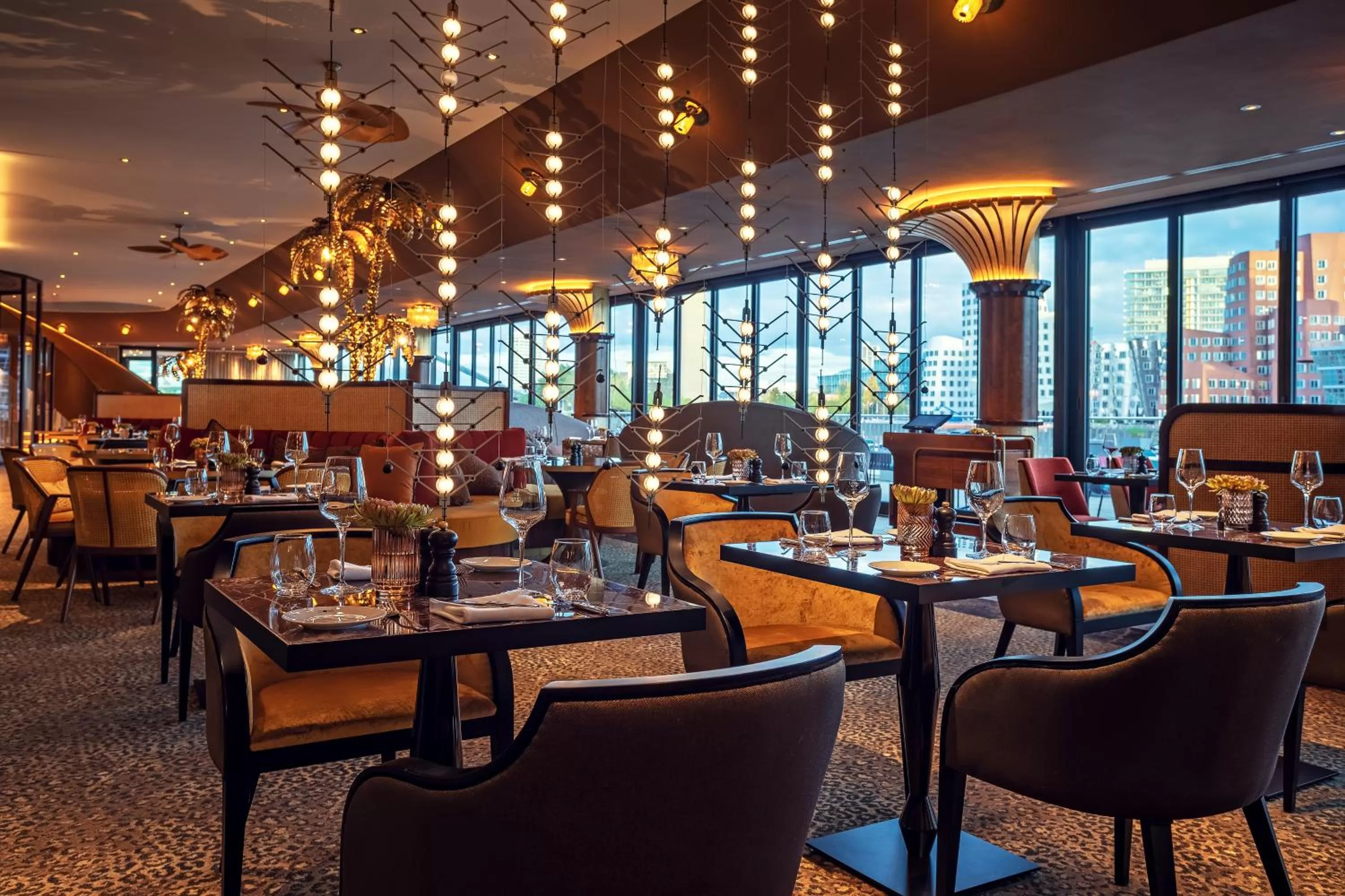 Restaurant/places to eat in Hyatt Regency Dusseldorf