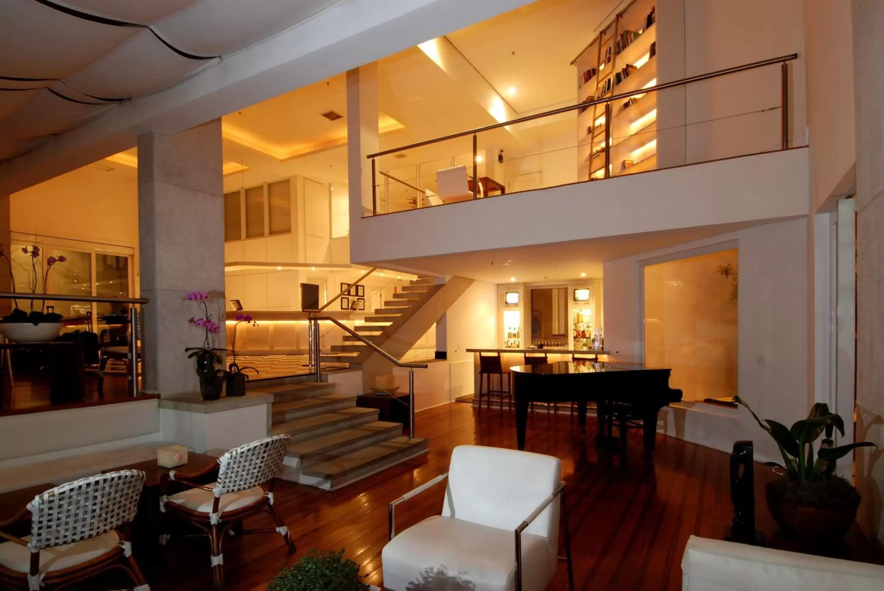 Lounge or bar in Vitória Hotel Concept Campinas Lounge or bar in Vitória Hotel Concept Campinas