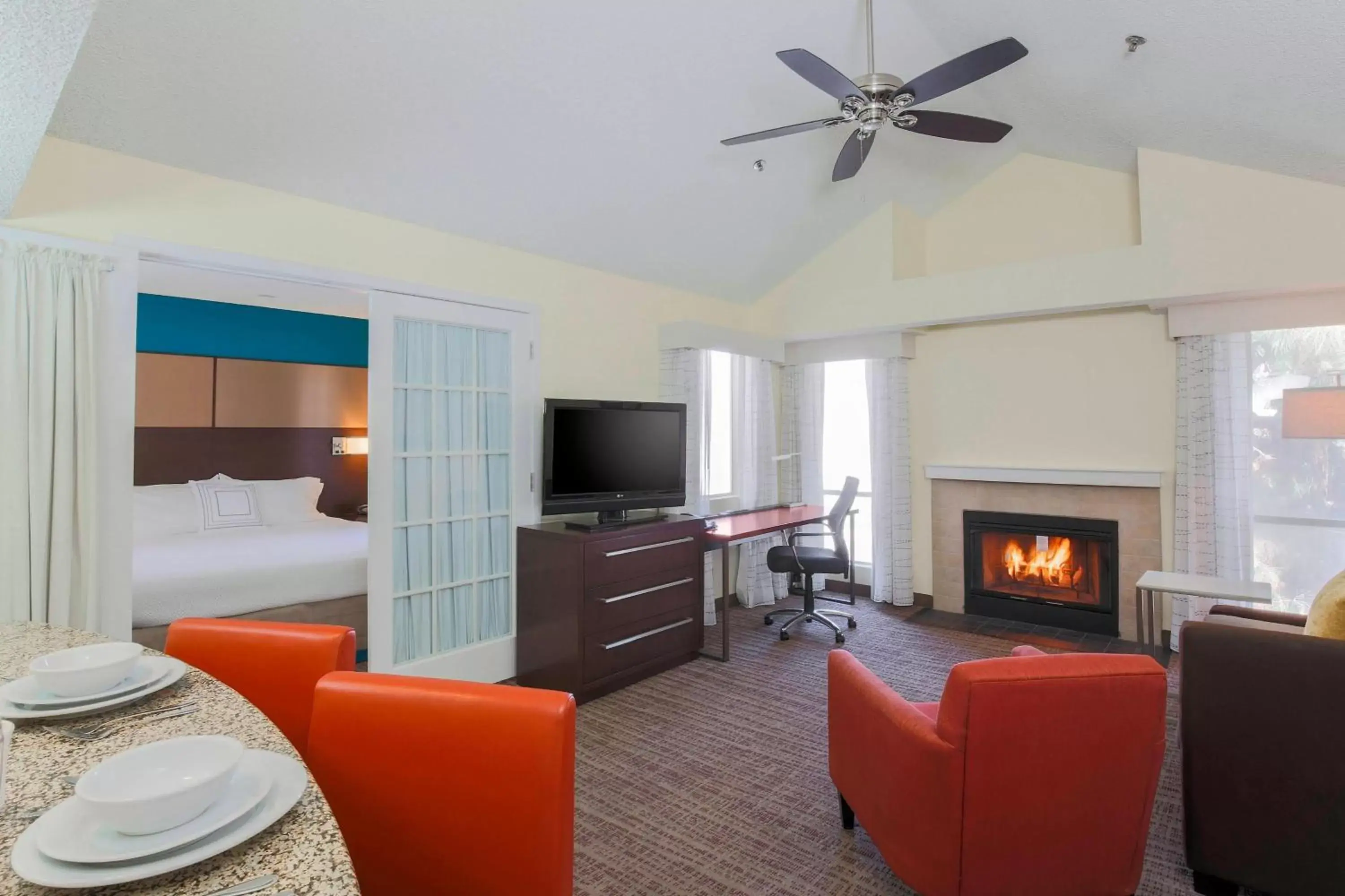 Living room, TV/Entertainment Center in Residence Inn Bakersfield