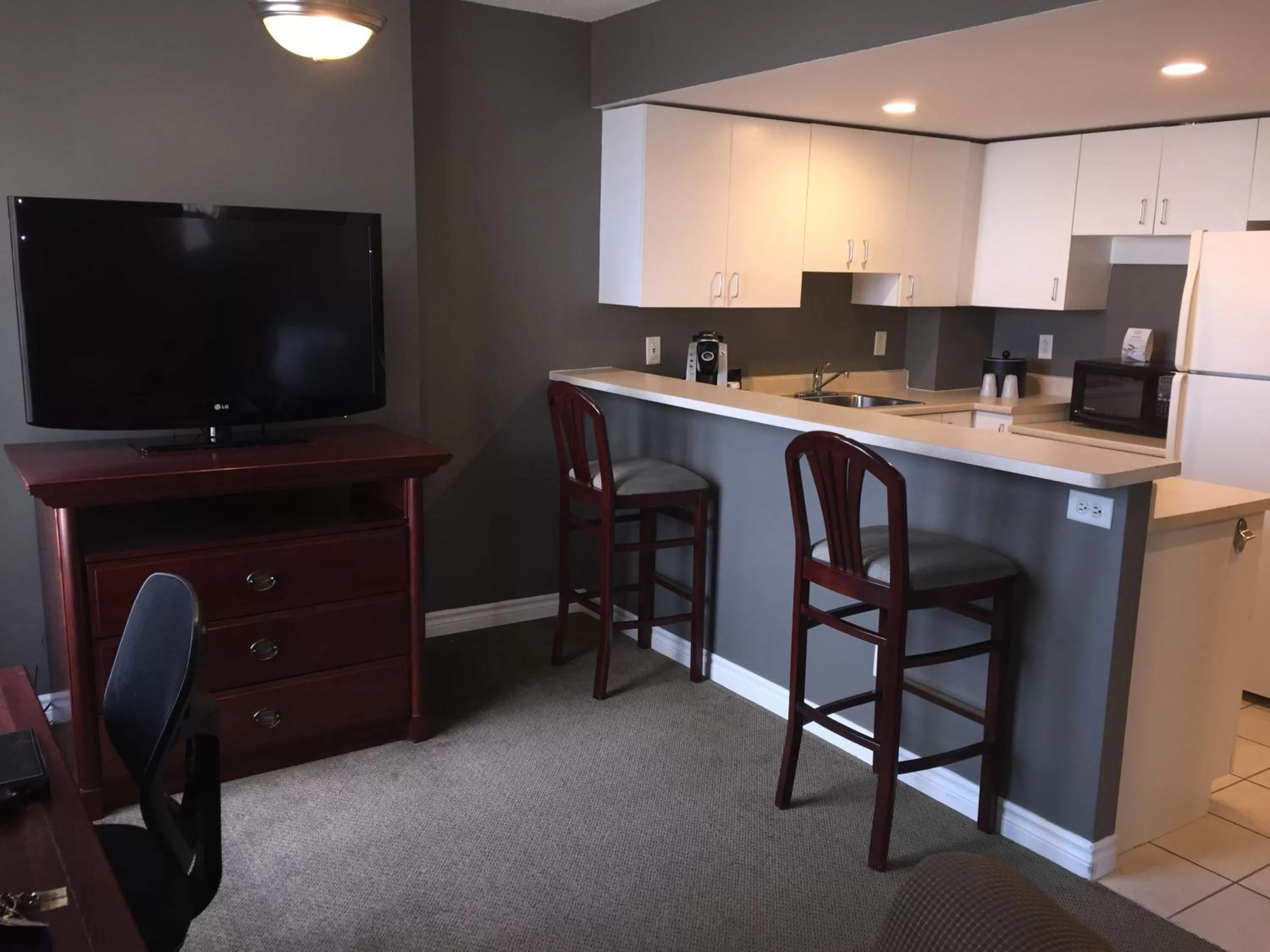 TV and multimedia in Hotel Faubourg Montreal Centre-Ville Downtown