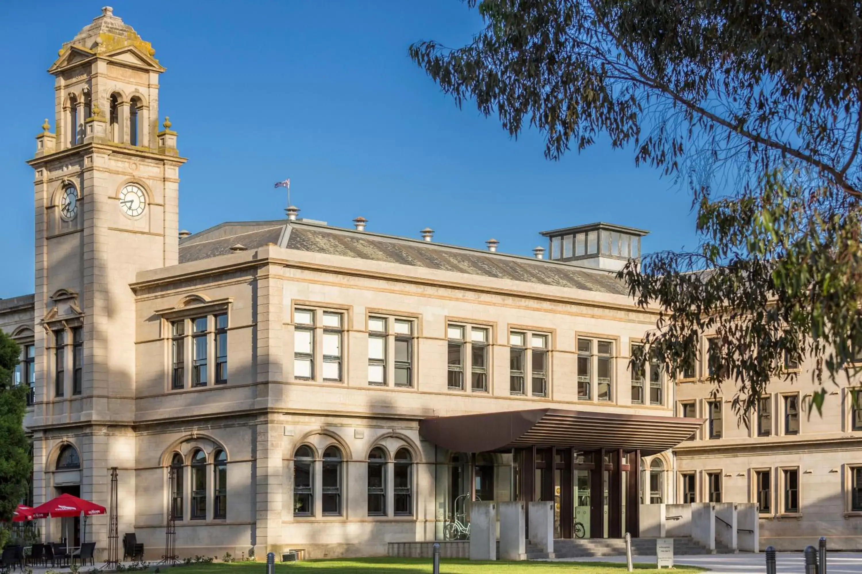 Facade/entrance, Property Building in Lancemore Mansion Hotel Werribee Park