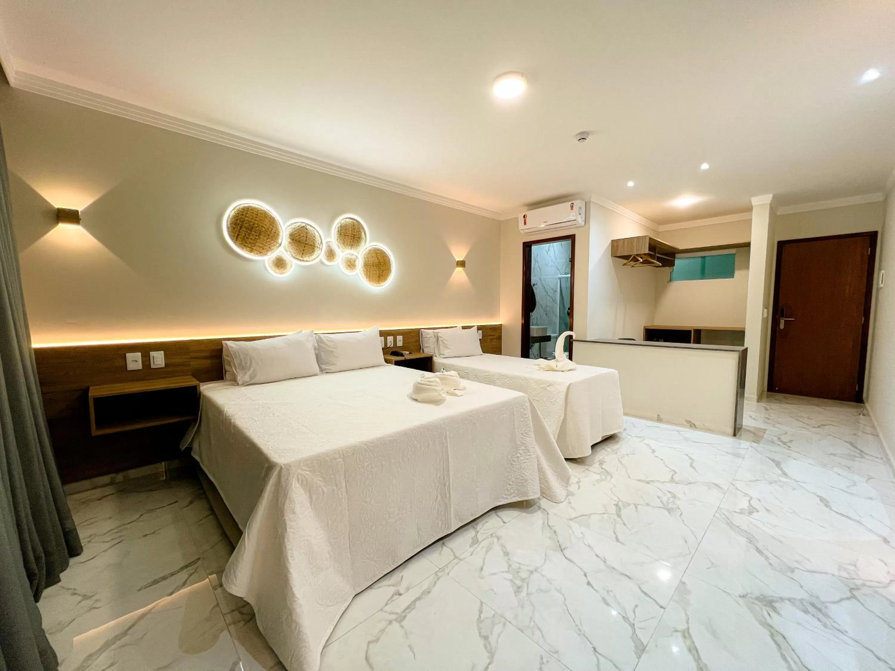 Photo of the whole room, Bed in Pousada Marítimos