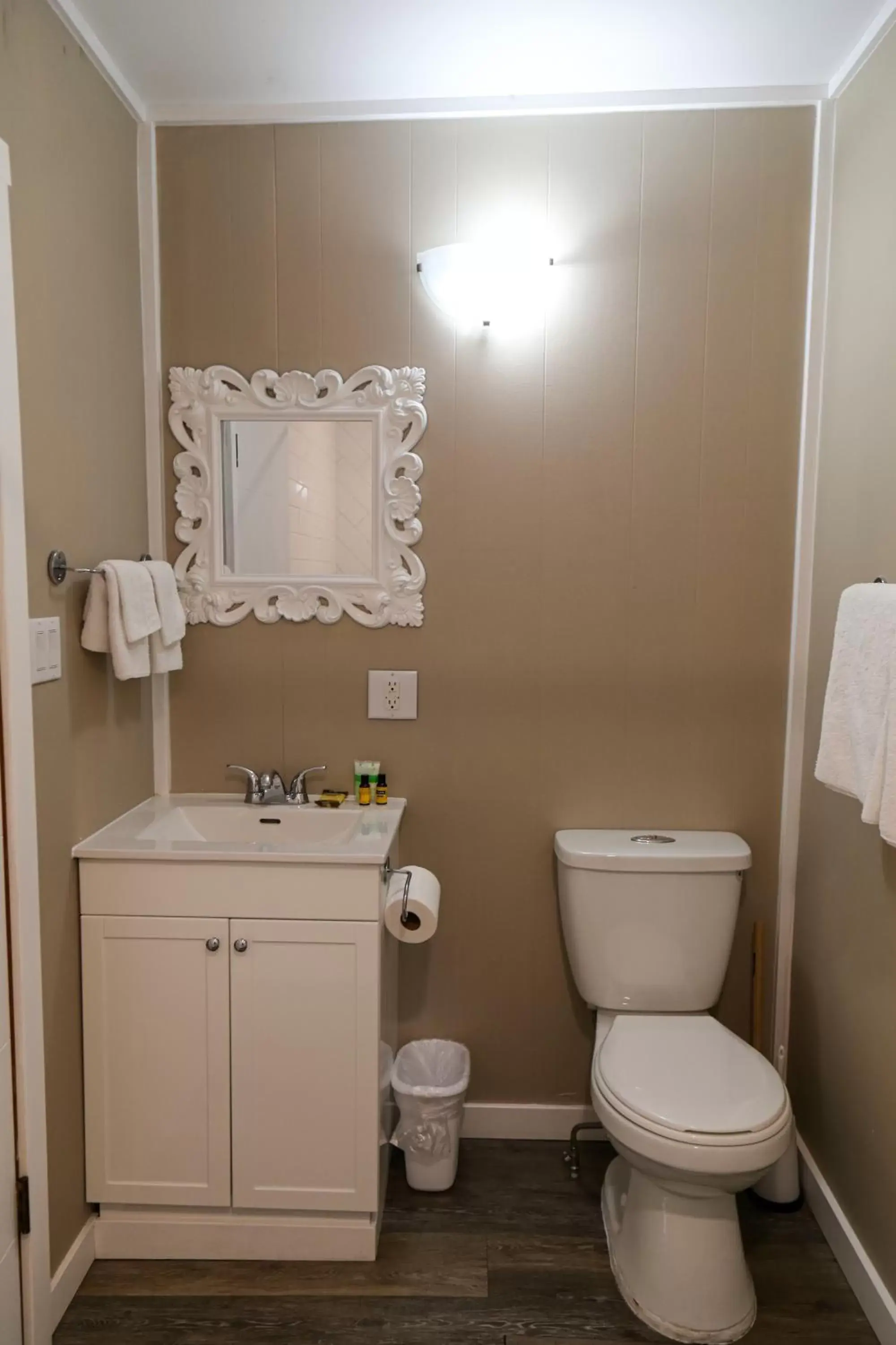 Bathroom in Richter Pass Beach Resort