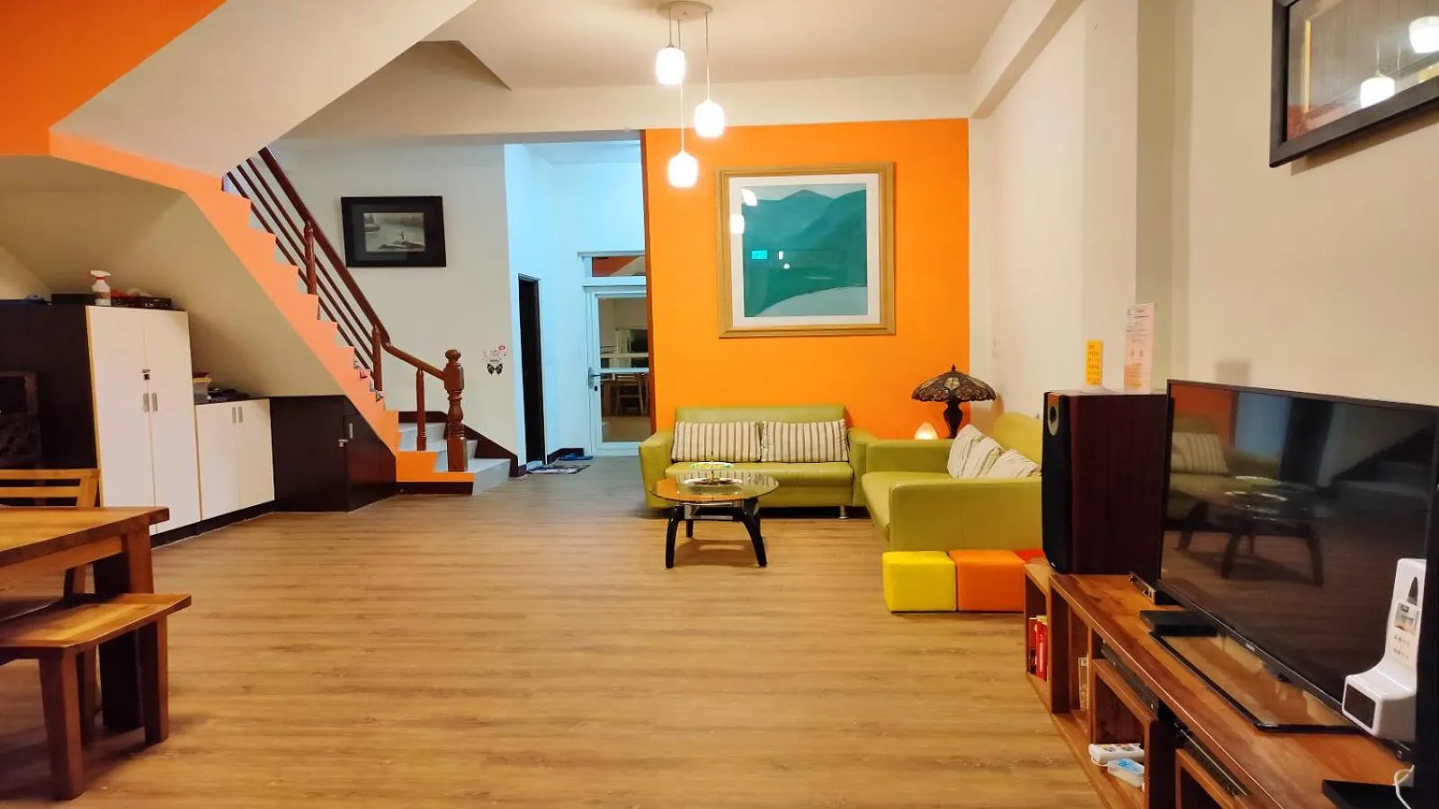 Communal lounge/ TV room in 相遇民宿Encounter Hostel - 證號 2153-附車位-English welcome