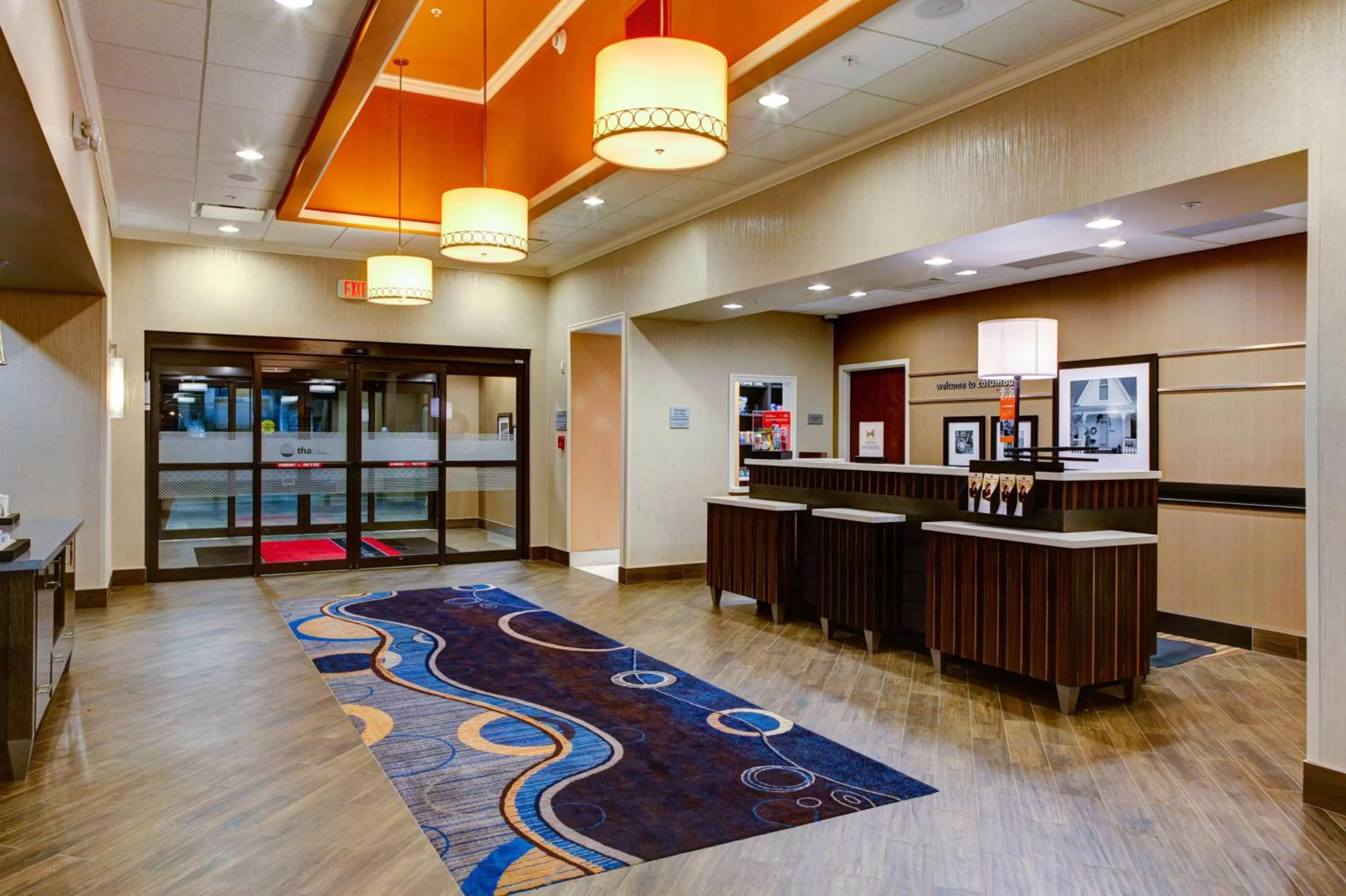 Property building in Hampton Inn and Suites Columbus, MS