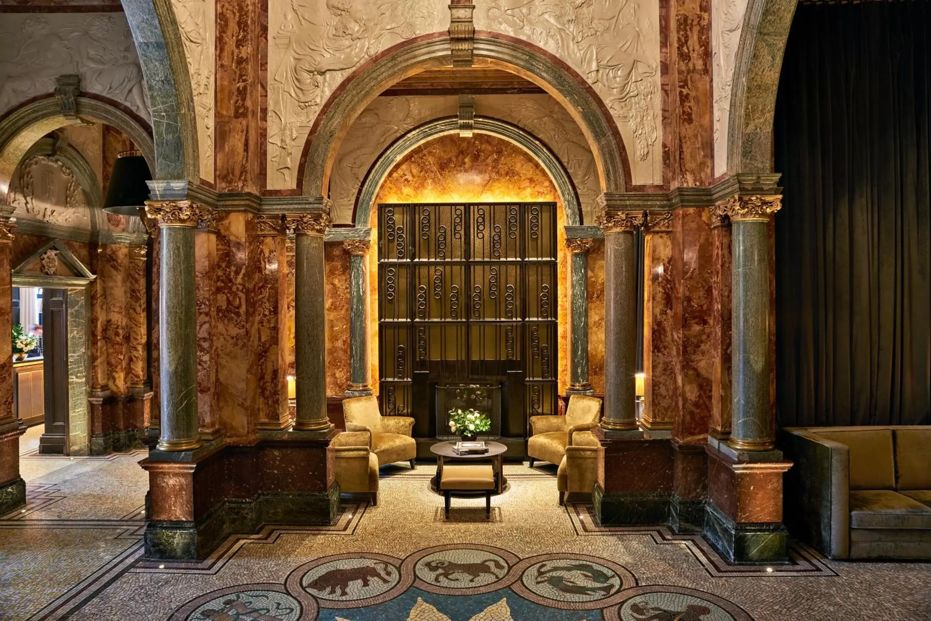 Lobby or reception in Kimpton - Fitzroy London, an IHG Hotel