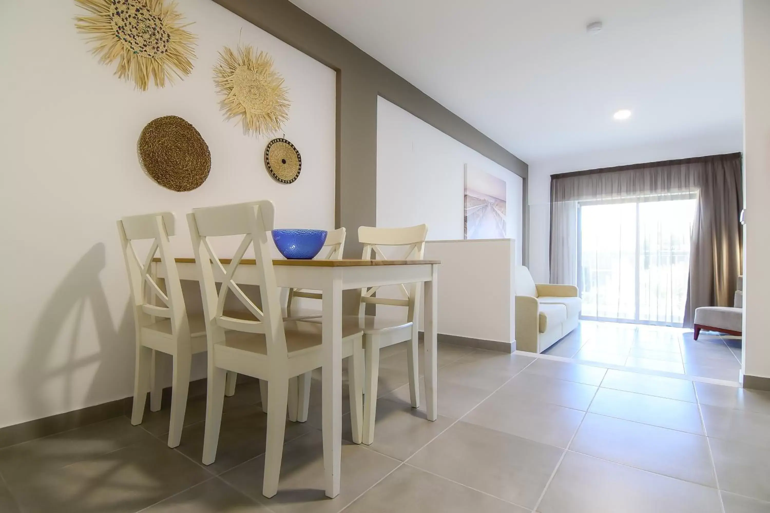 Dining area in Bayside Salgados