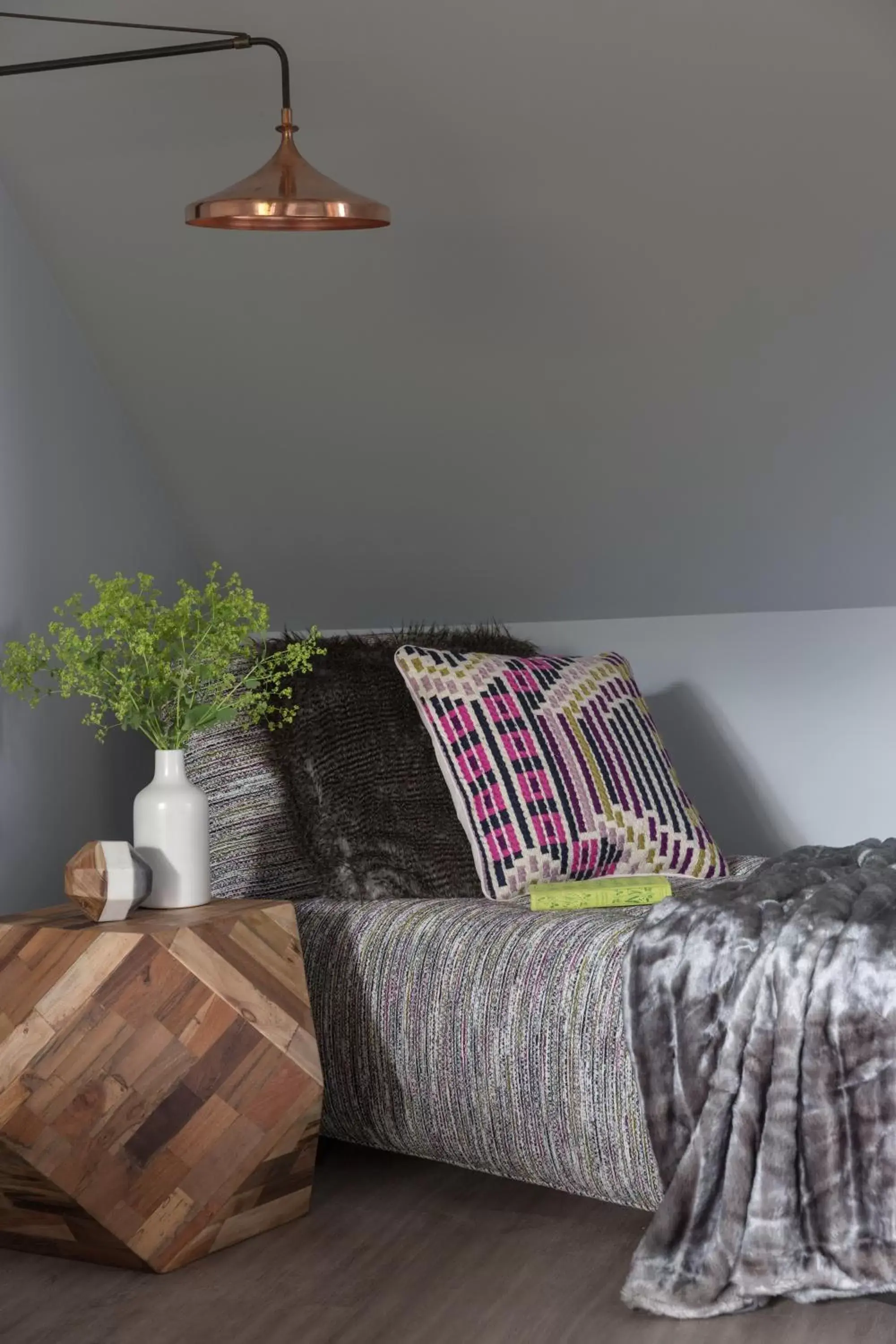 Seating area, Bed in Field Guide Lodge