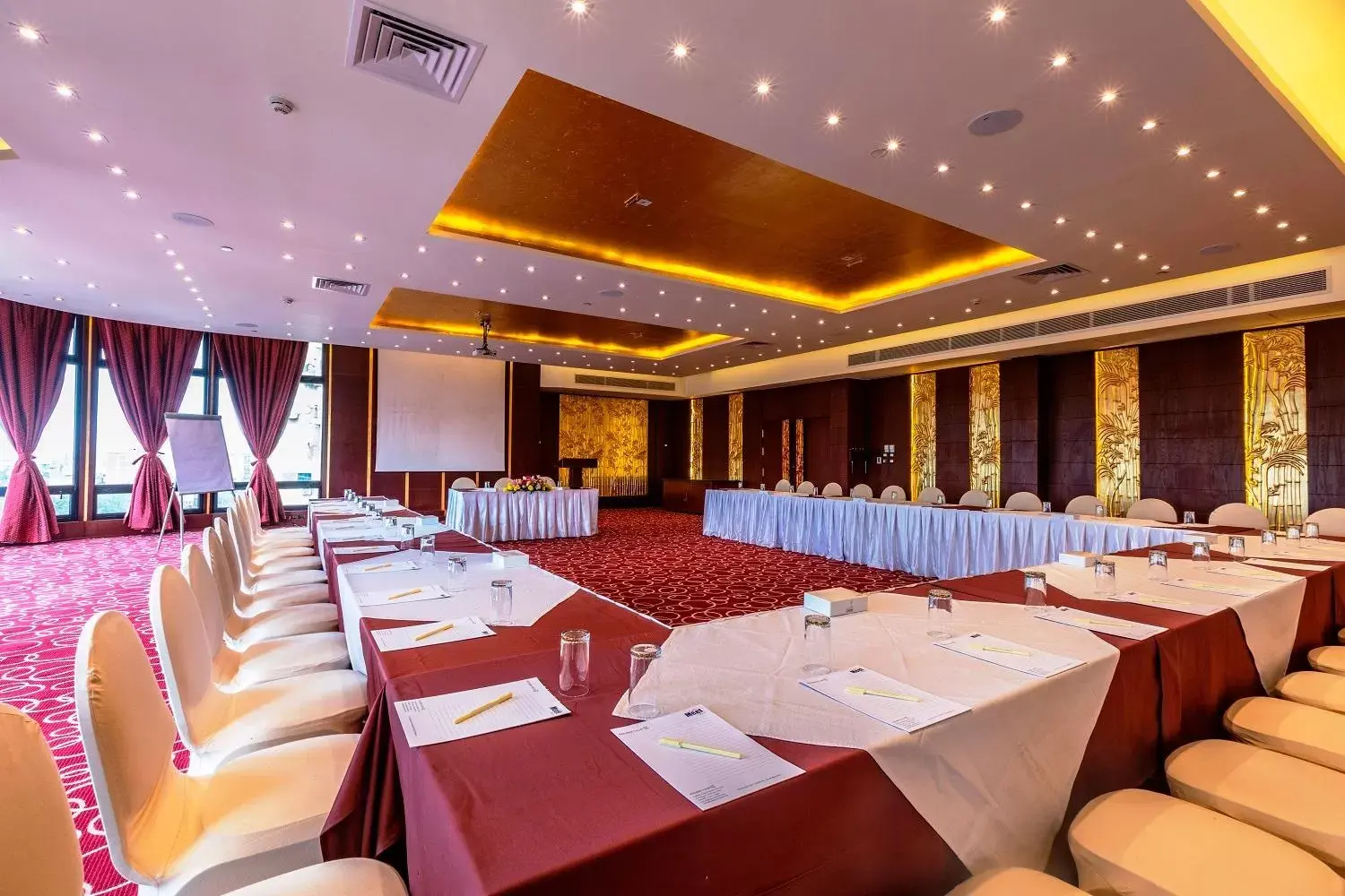 Meeting/conference room in Golden Tulip Hotel Flamenco Cairo