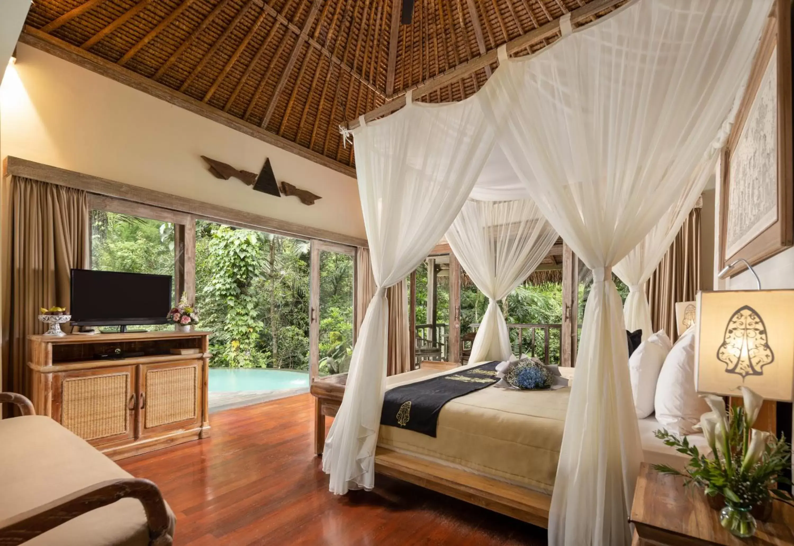 Bedroom in The Kayon Resort