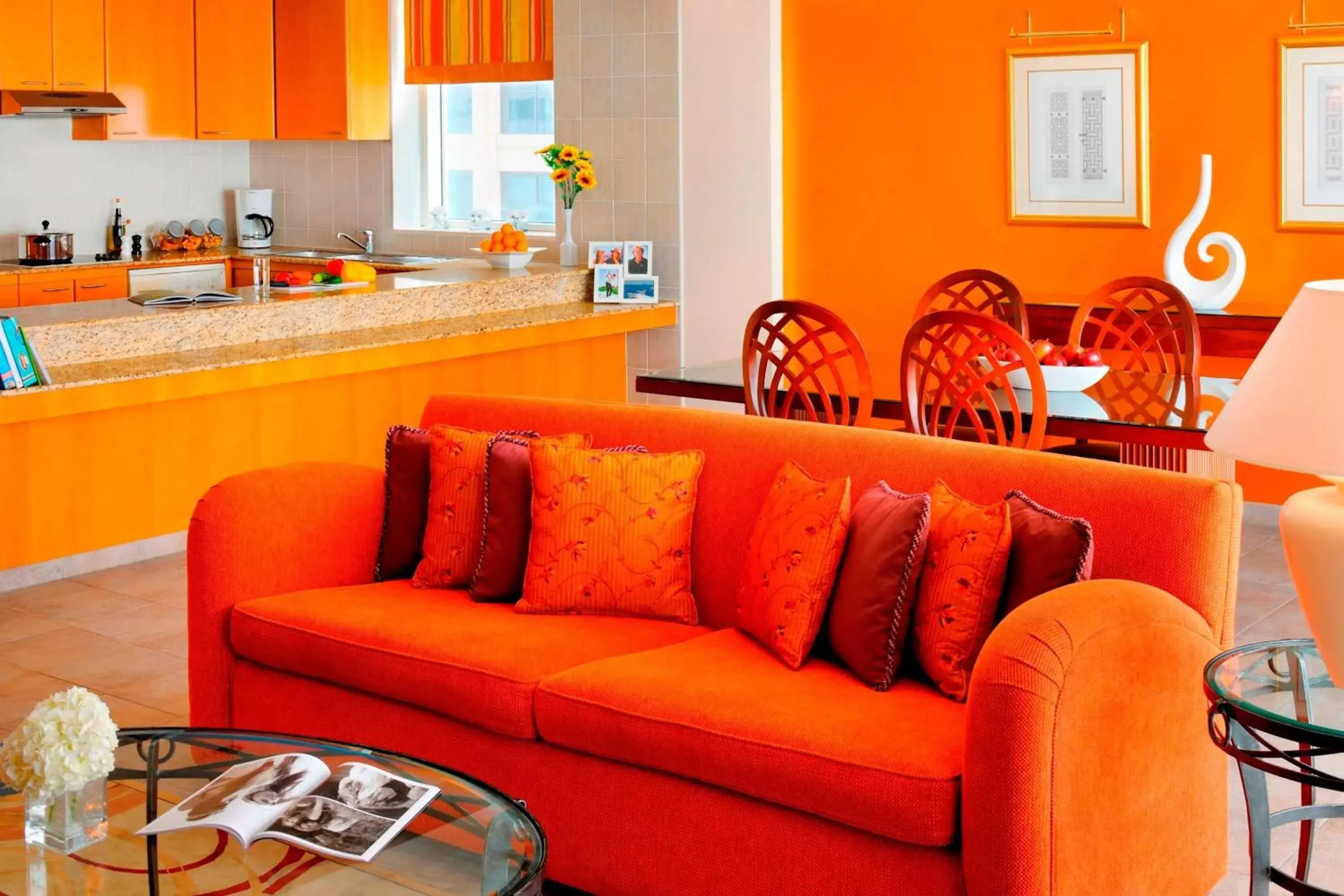 Living room, Restaurant/Places to Eat in Marriott Executive Apartments Dubai Creek