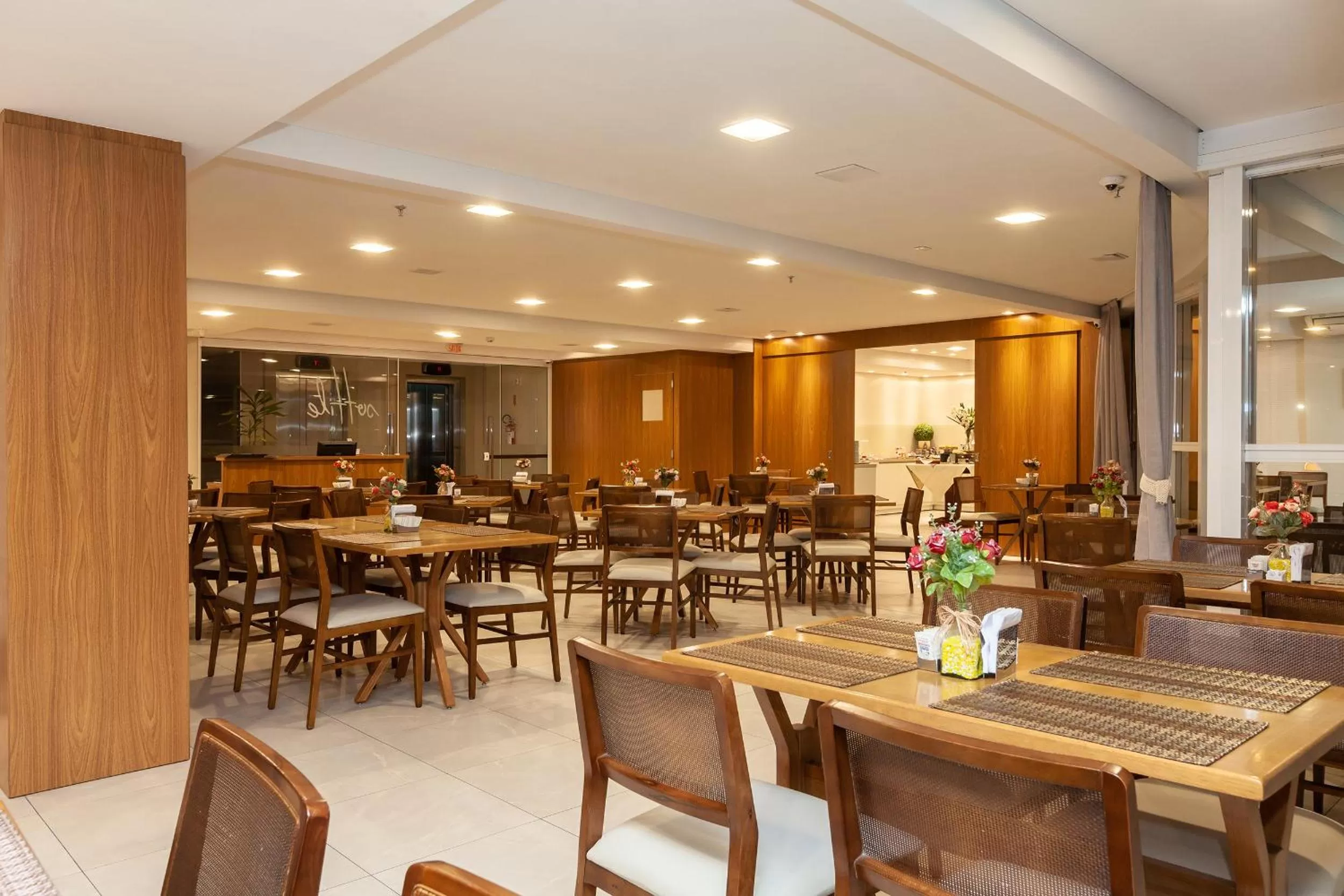 Restaurant/places to eat in Tri Hotel Executive Brusque