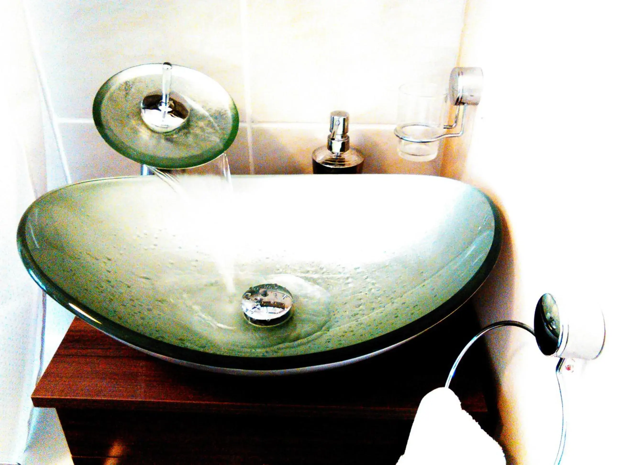 Toilet, Bathroom in Bianca's House Hotel Heathrow Airport