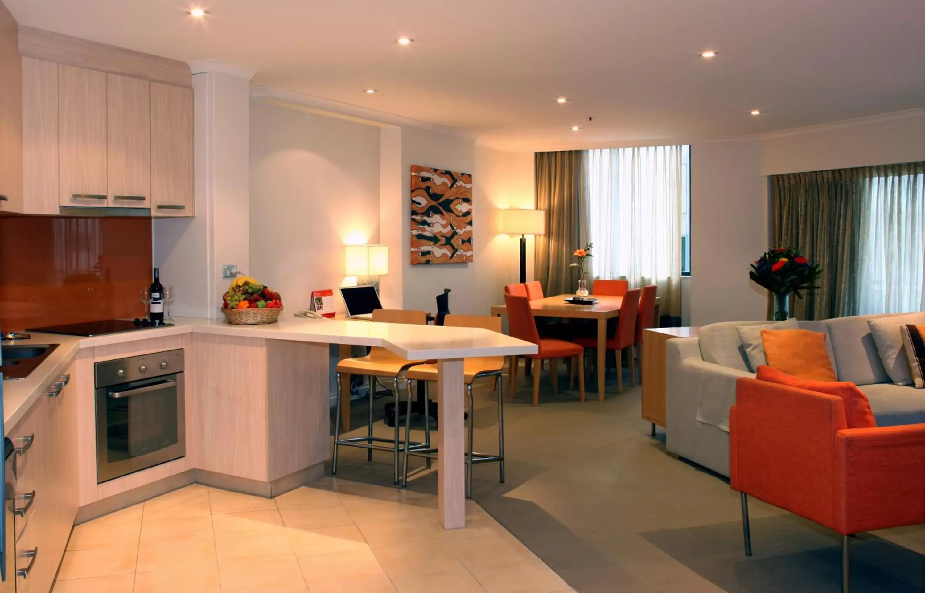 Kitchen or kitchenette, Seating Area in The York by Swiss-Belhotel