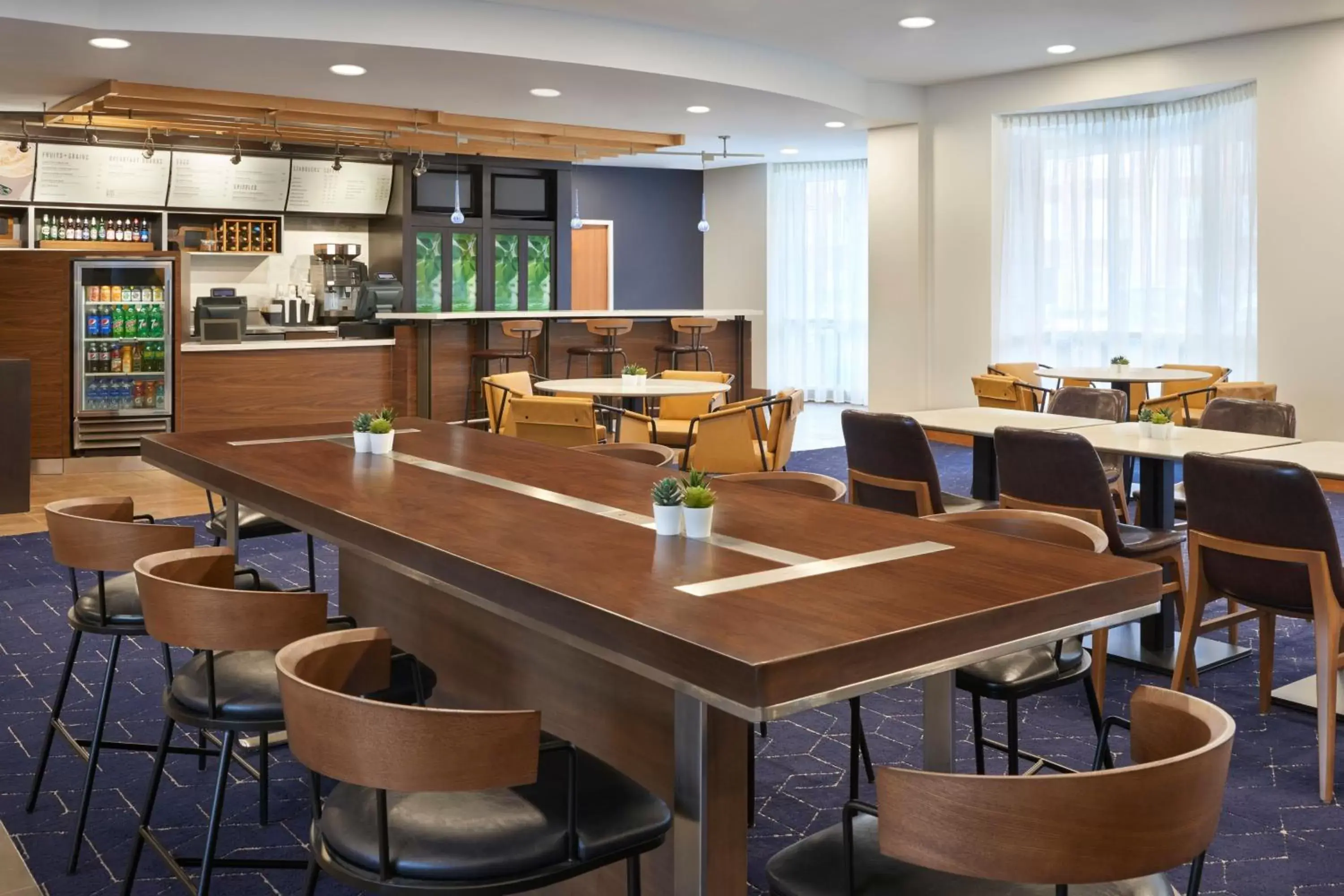 Lobby or reception, Lounge/Bar in Courtyard by Marriott Toronto Markham