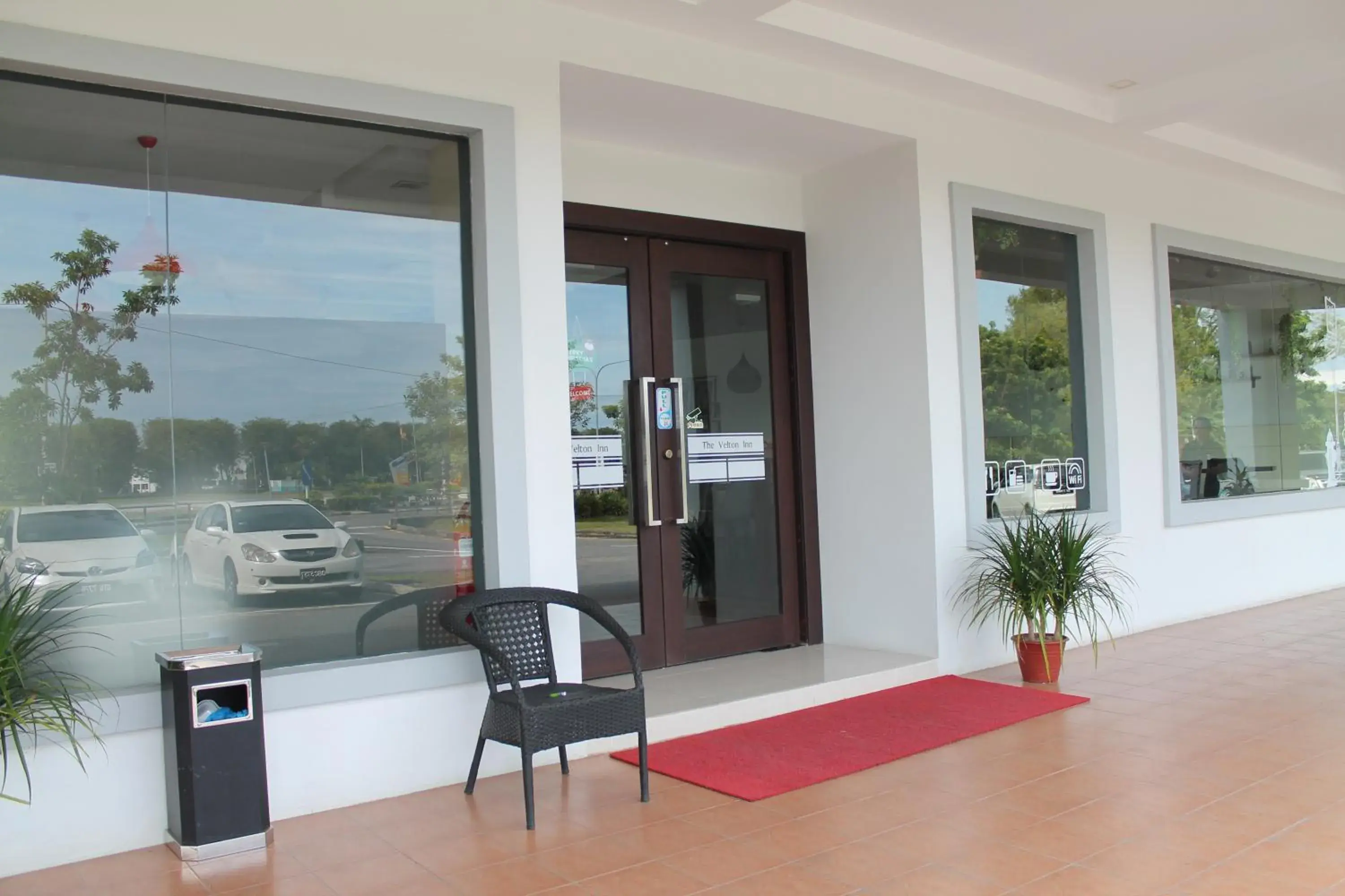 Facade/entrance in The Velton Inn