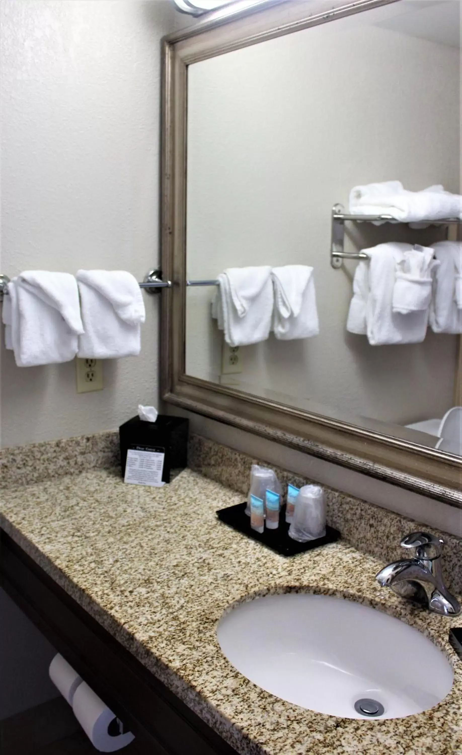 Bathroom in Aqua Beach Inn