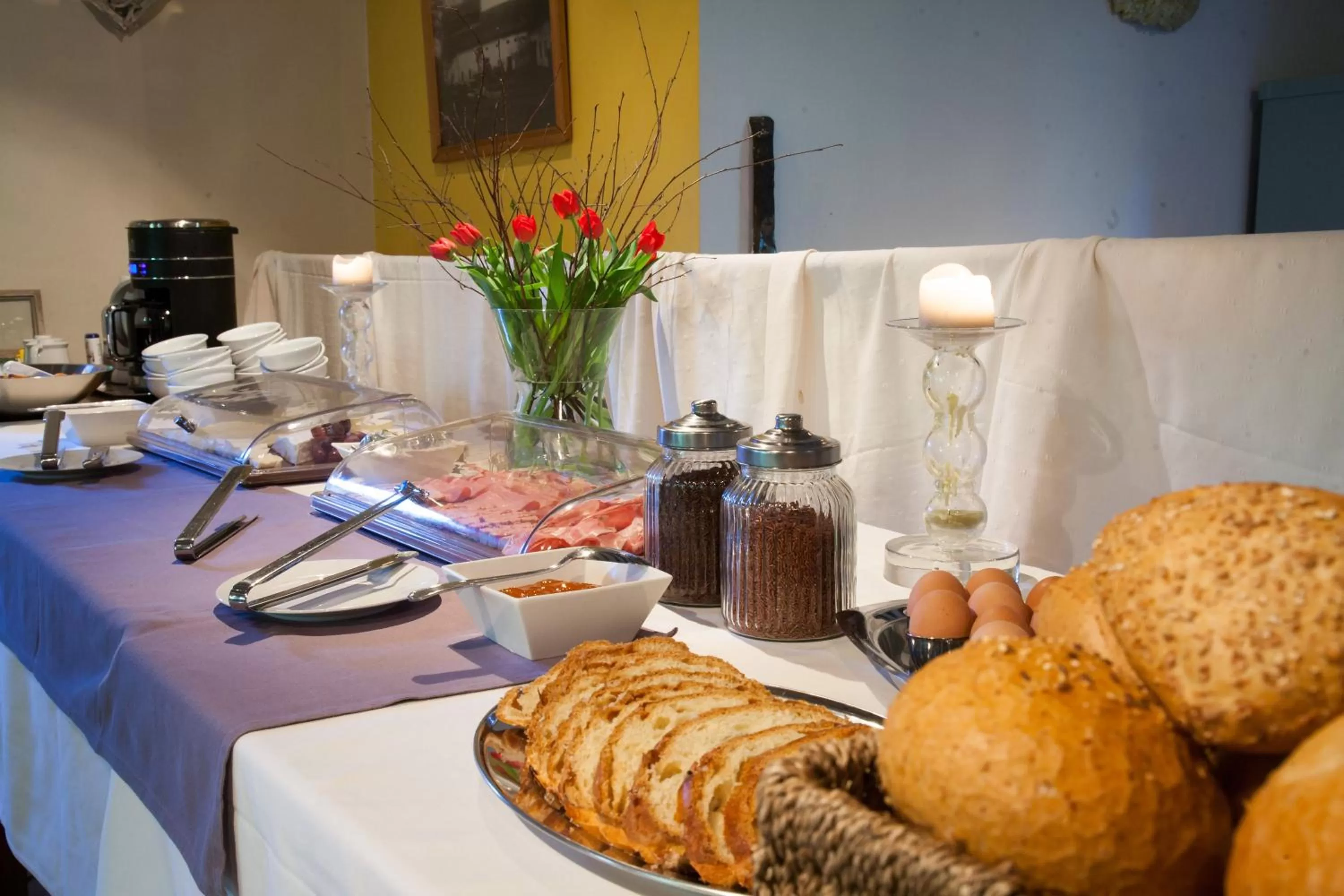 Food and drinks in B&B De Dubbelmolen