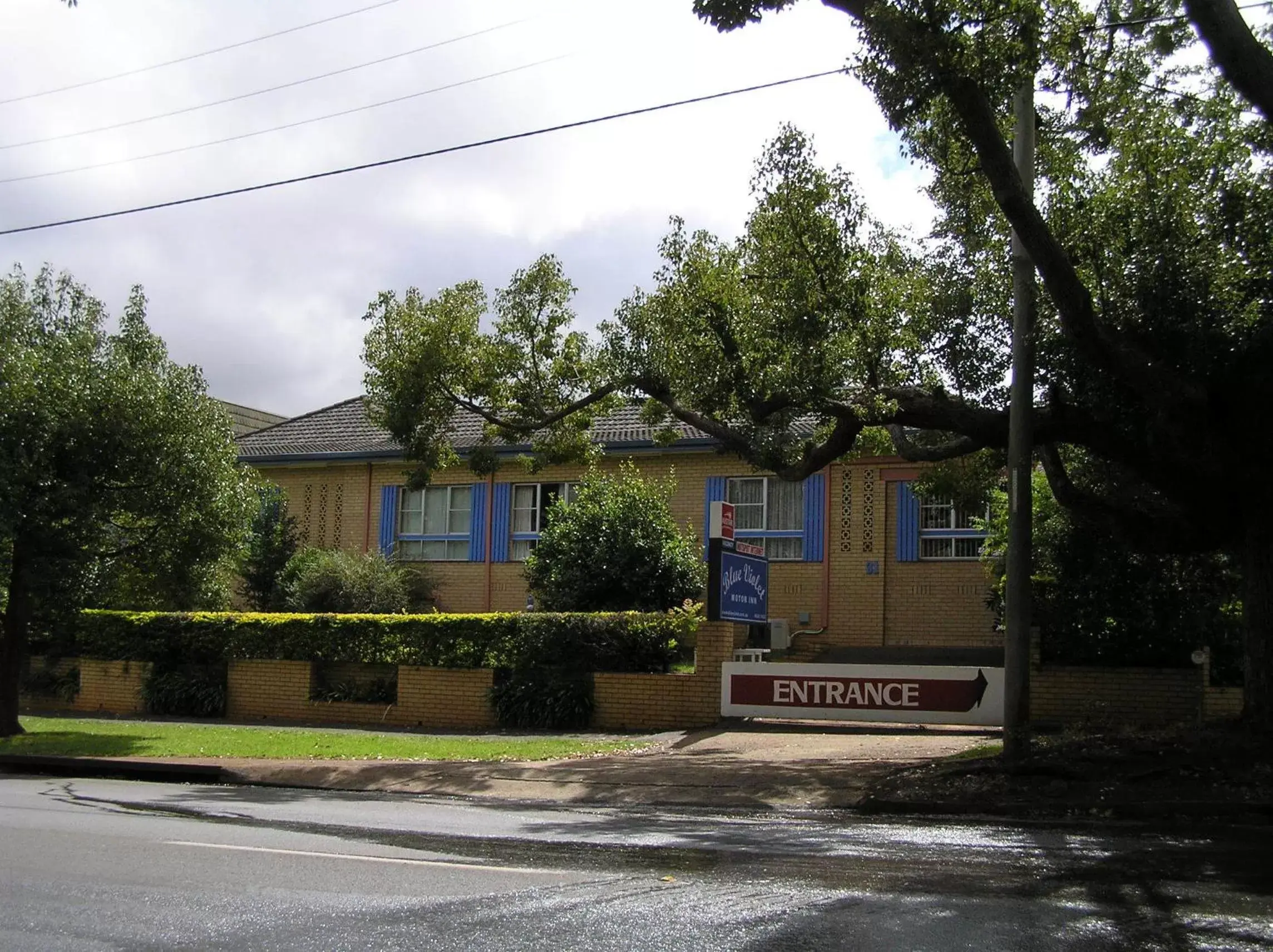 Facade/entrance, Property Building in Blue Violet Motor Inn