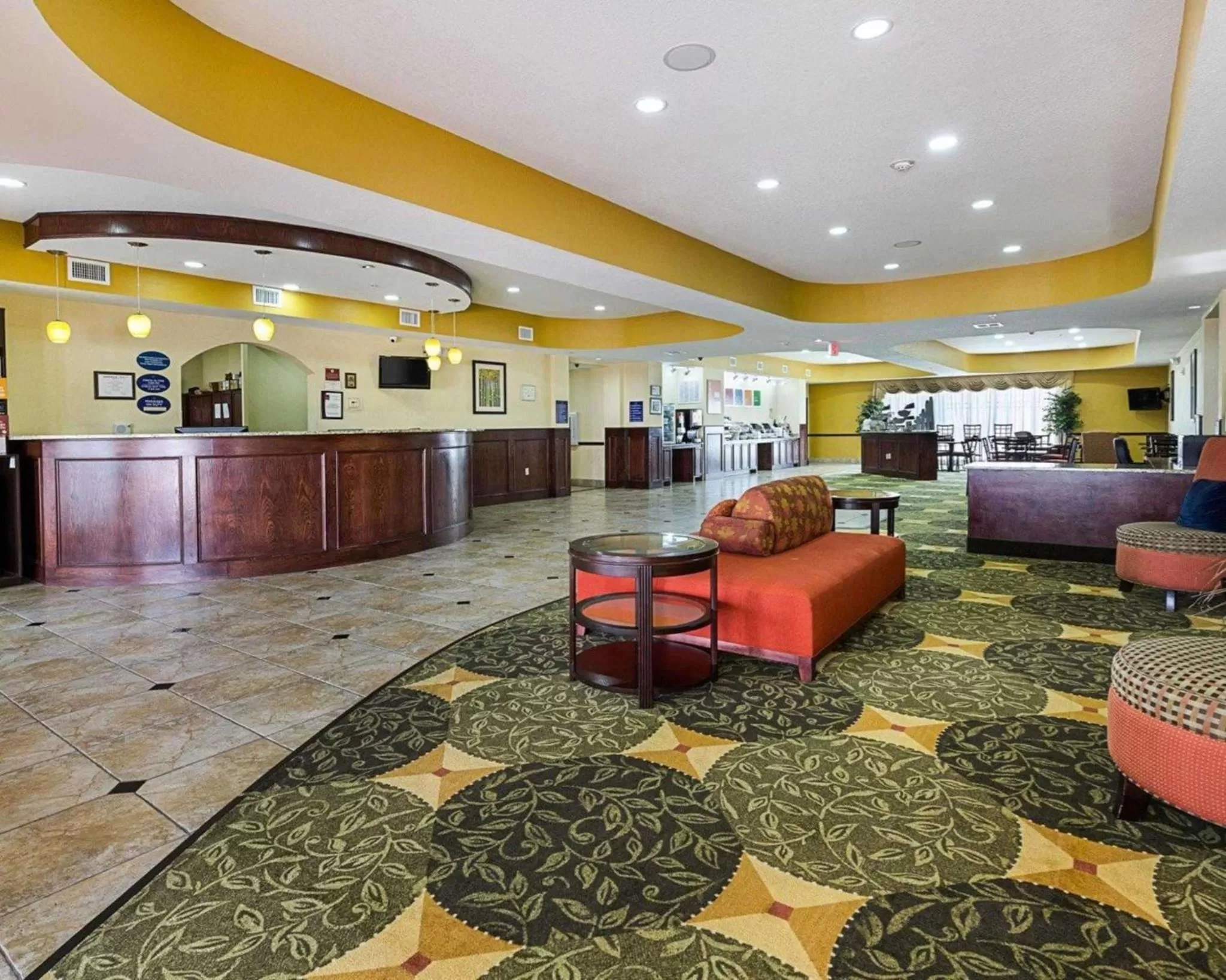 Lobby or reception in Days Inn & Suites by Wyndham Houston / West Energy Corridor