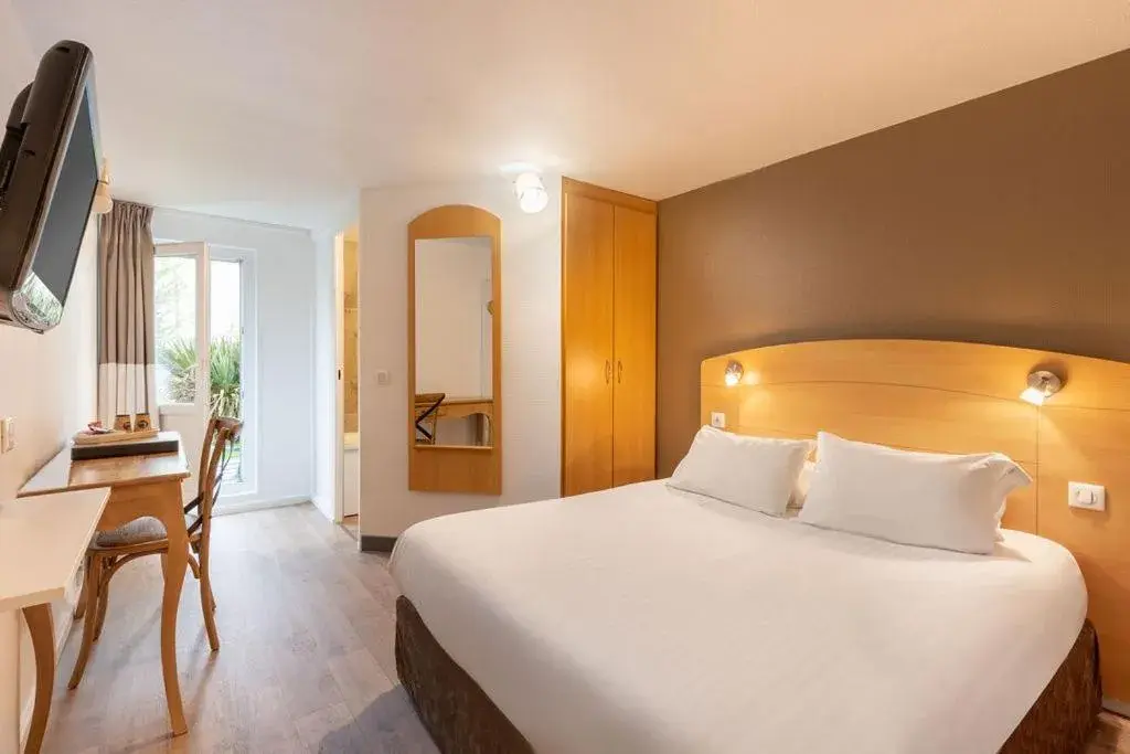 Bedroom, Bed in Sure Hotel by Best Western Plaisir