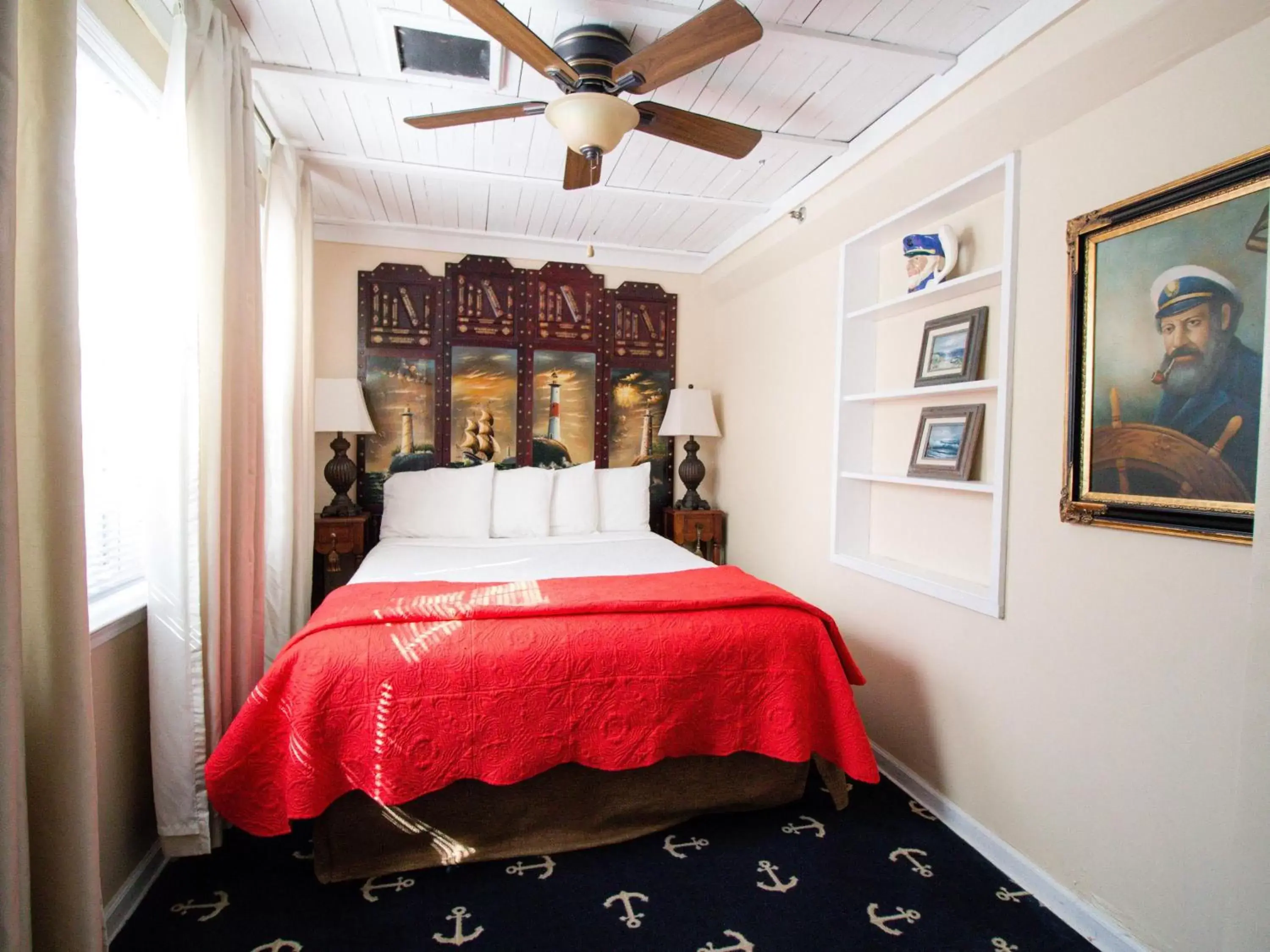 Bed in Tybee Island Inn Bed & Breakfast