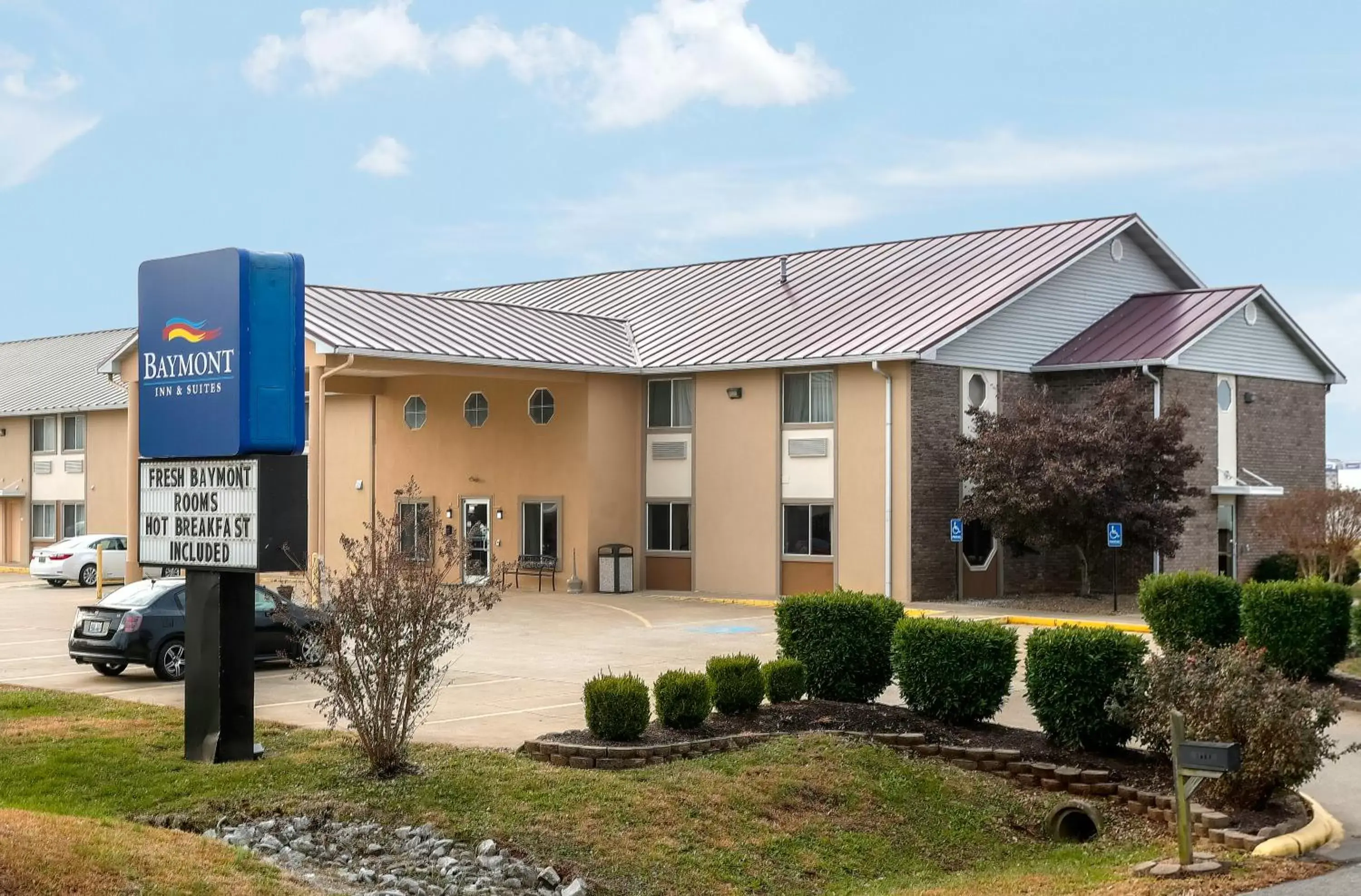 Property building in Baymont by Wyndham Bowling Green Property building in Baymont by Wyndham Bowling Green