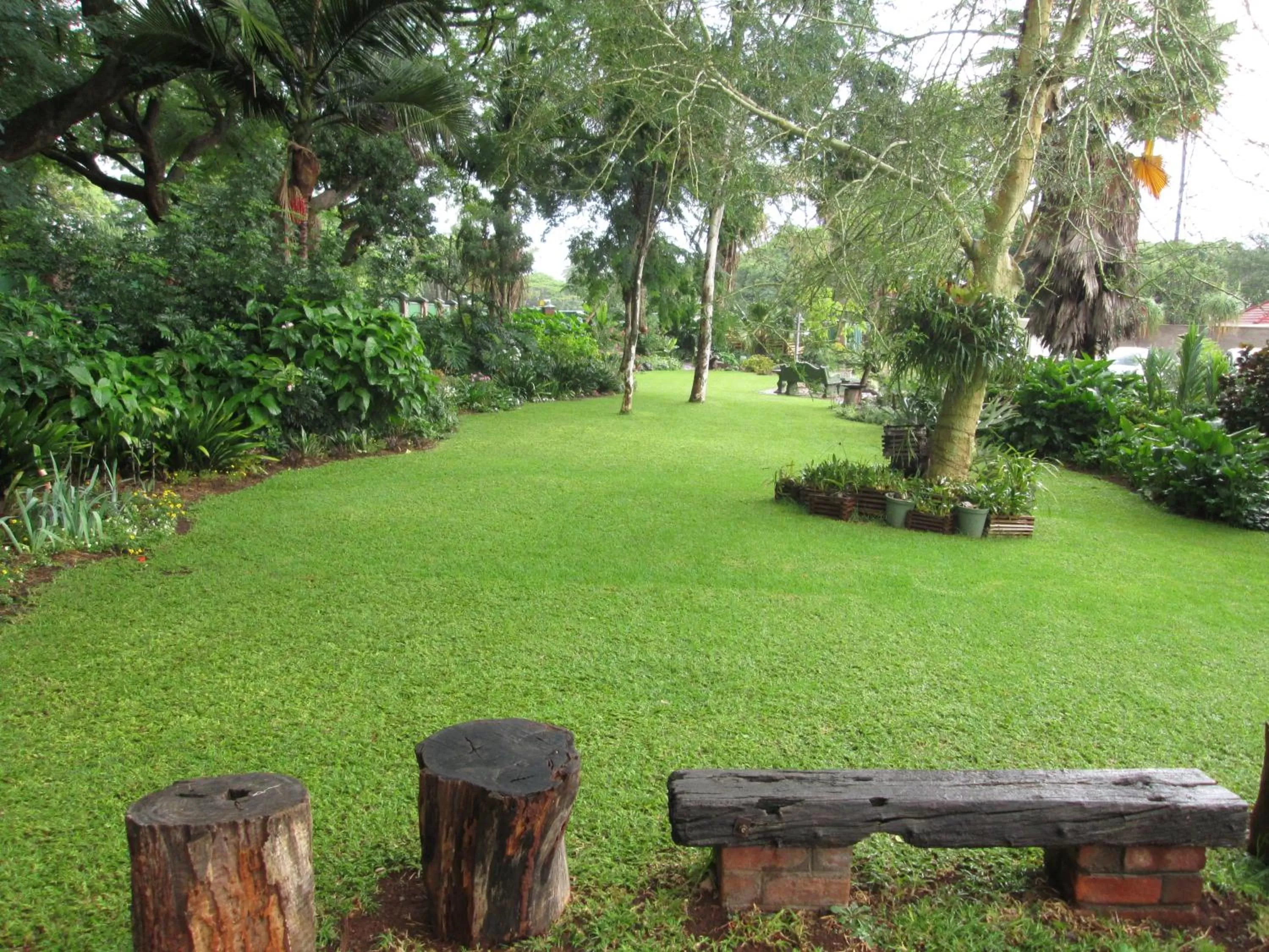 Garden view in 12 FLEETWOOD