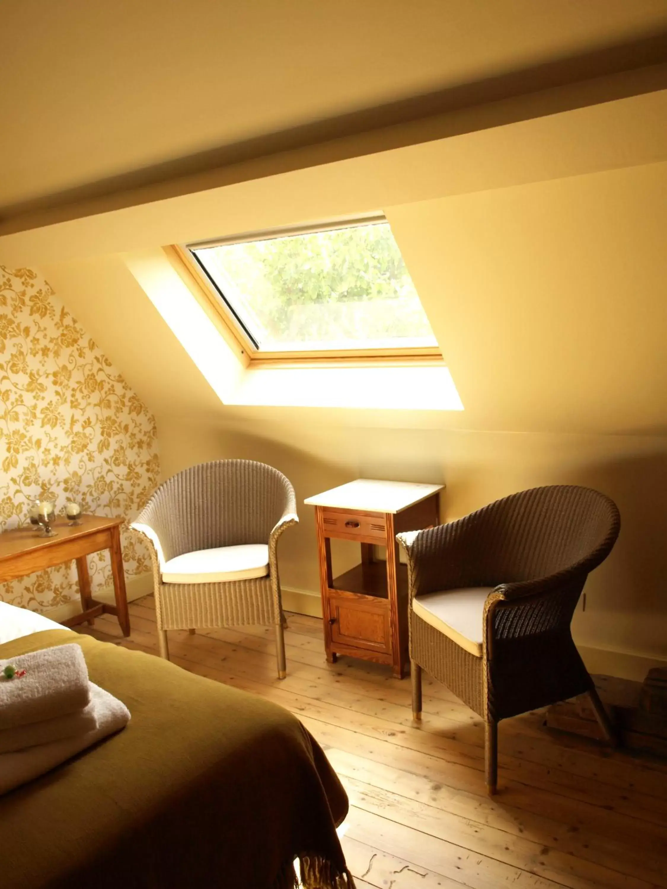 Double Room with Shower in B&B Pastorie van Merkem Double Room with Shower in B&B Pastorie van Merkem