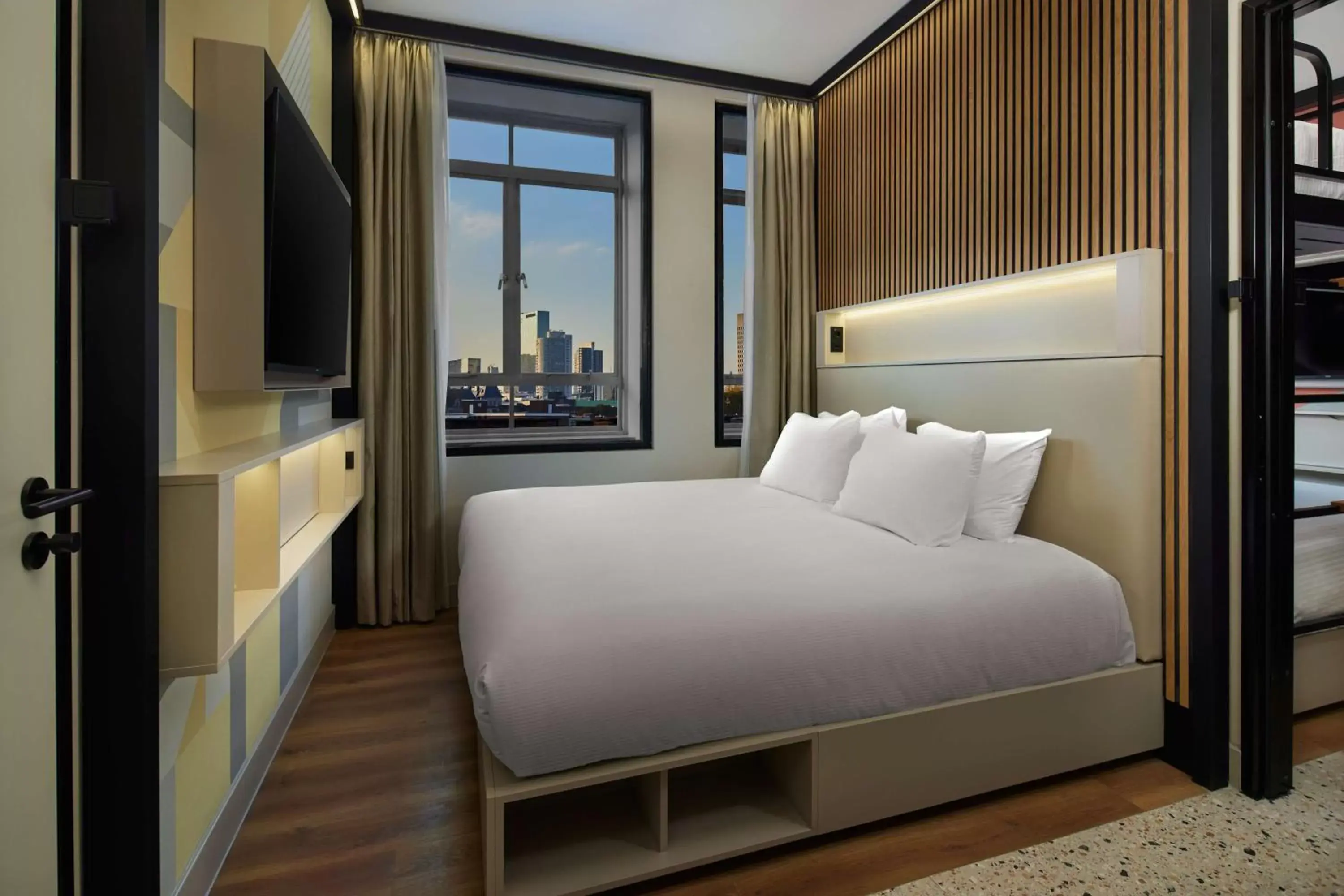 Bed in Motto By Hilton Rotterdam Blaak