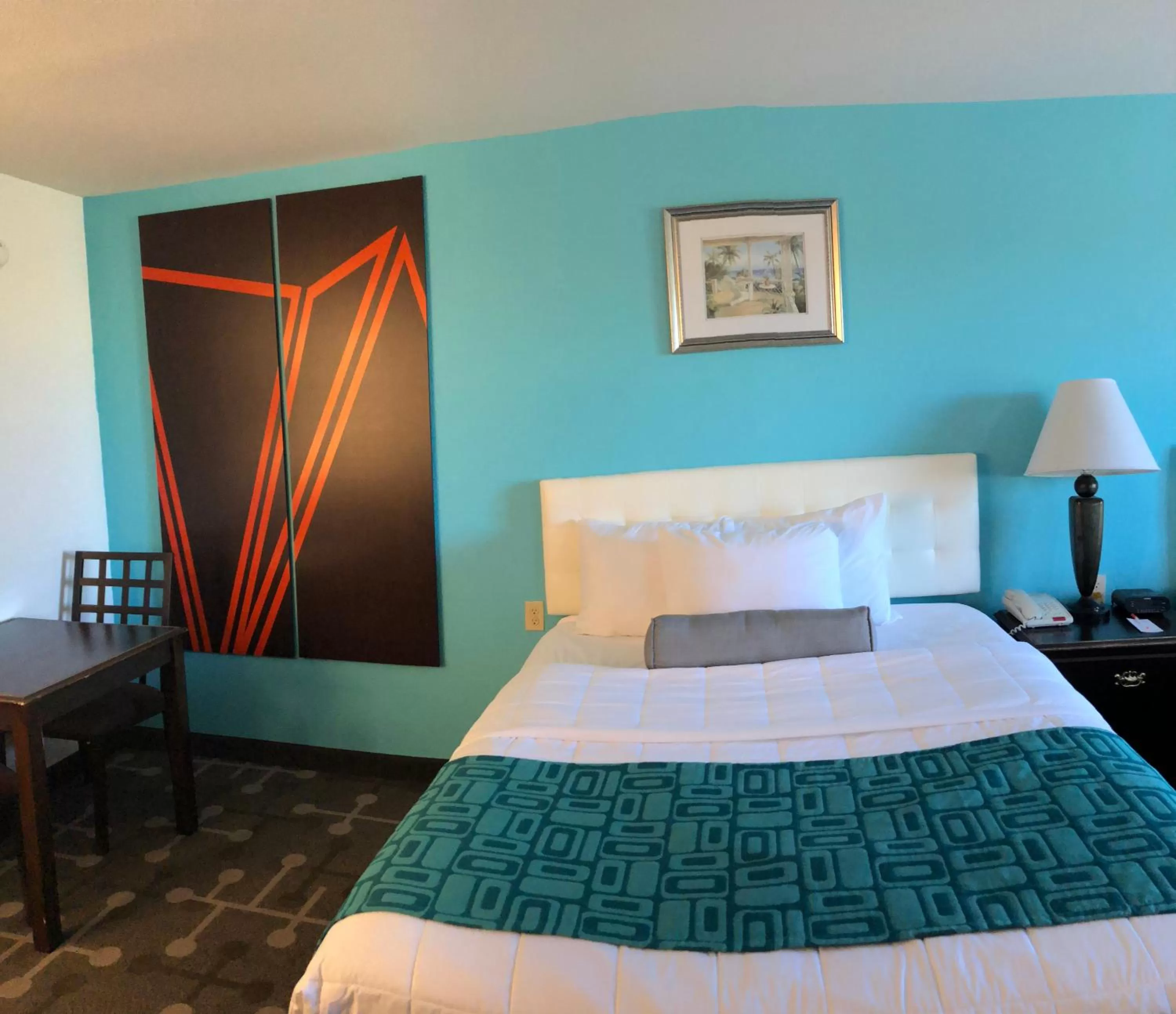 Bed in Howard Johnson by Wyndham Lubbock TX