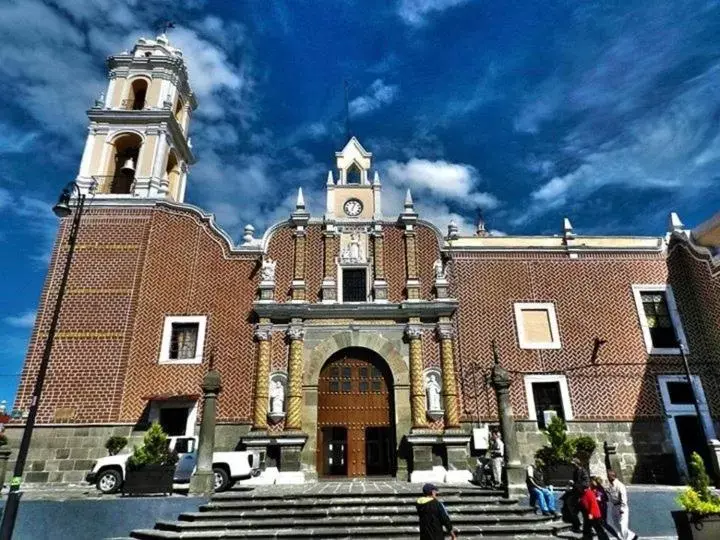 Nearby landmark, Property Building in Metropolis Suites Ejecutivas