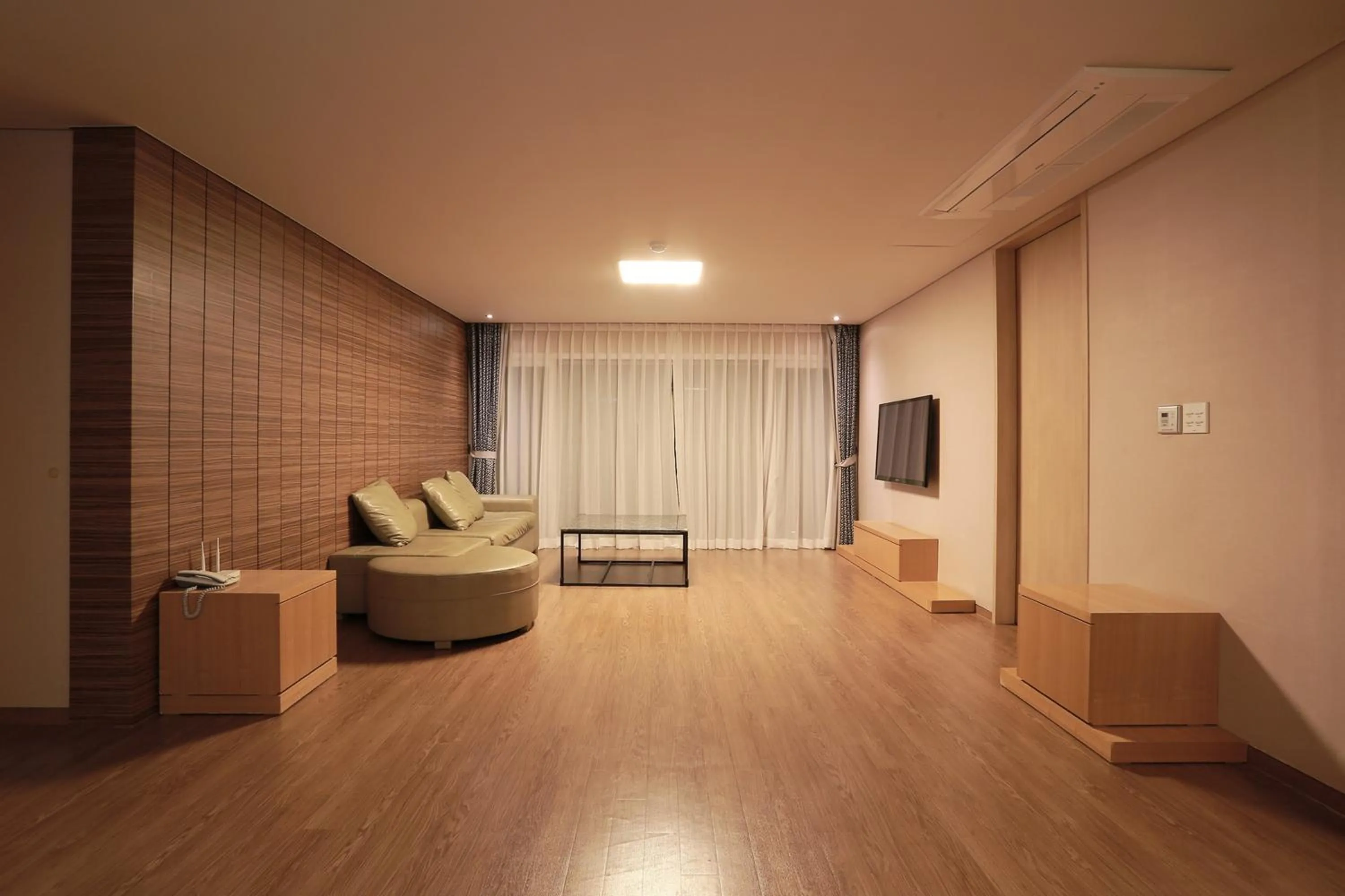 Communal lounge/ TV room in Y Resort Jeju