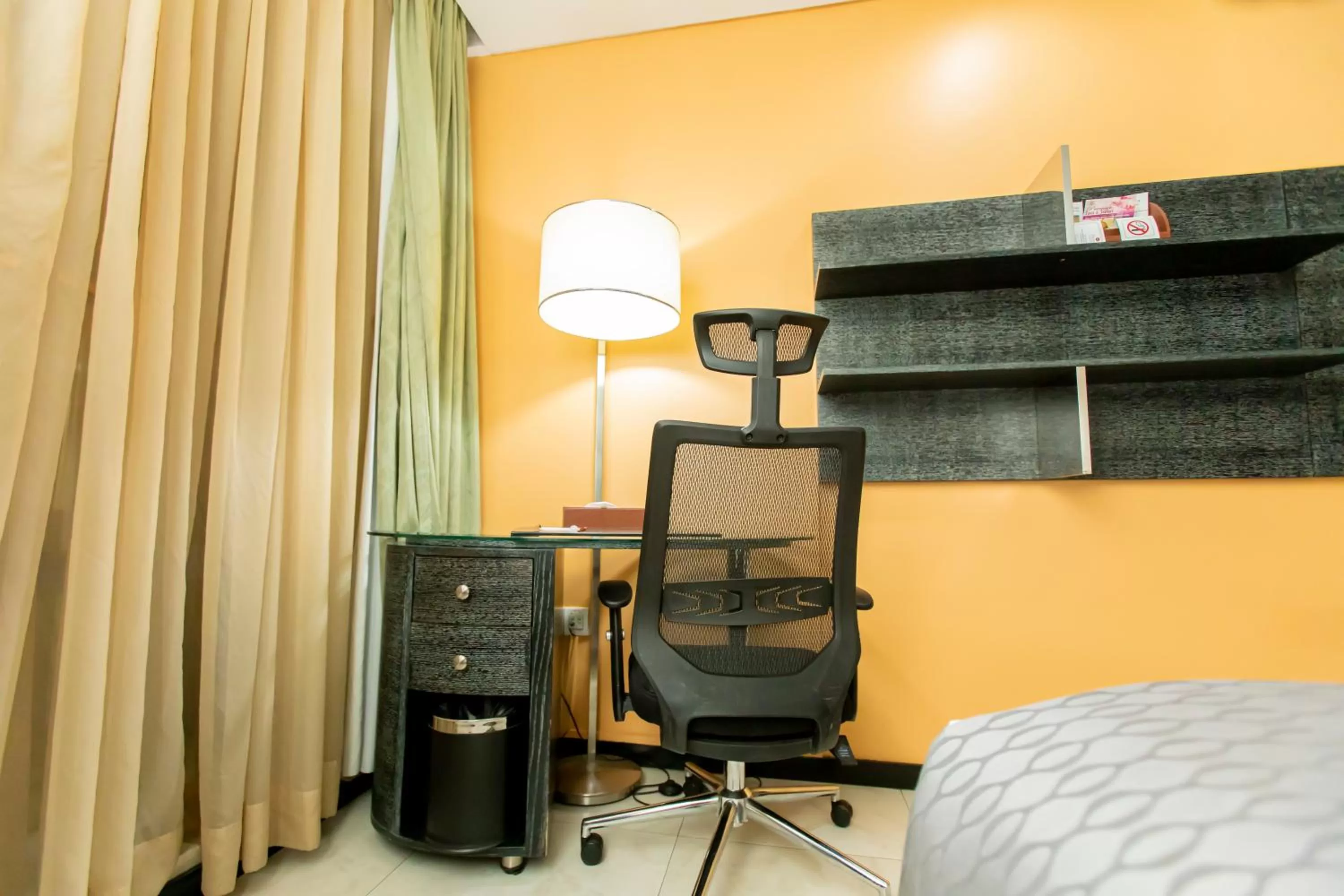 Business facilities, Bed in Best Western Premier Accra Airport Hotel