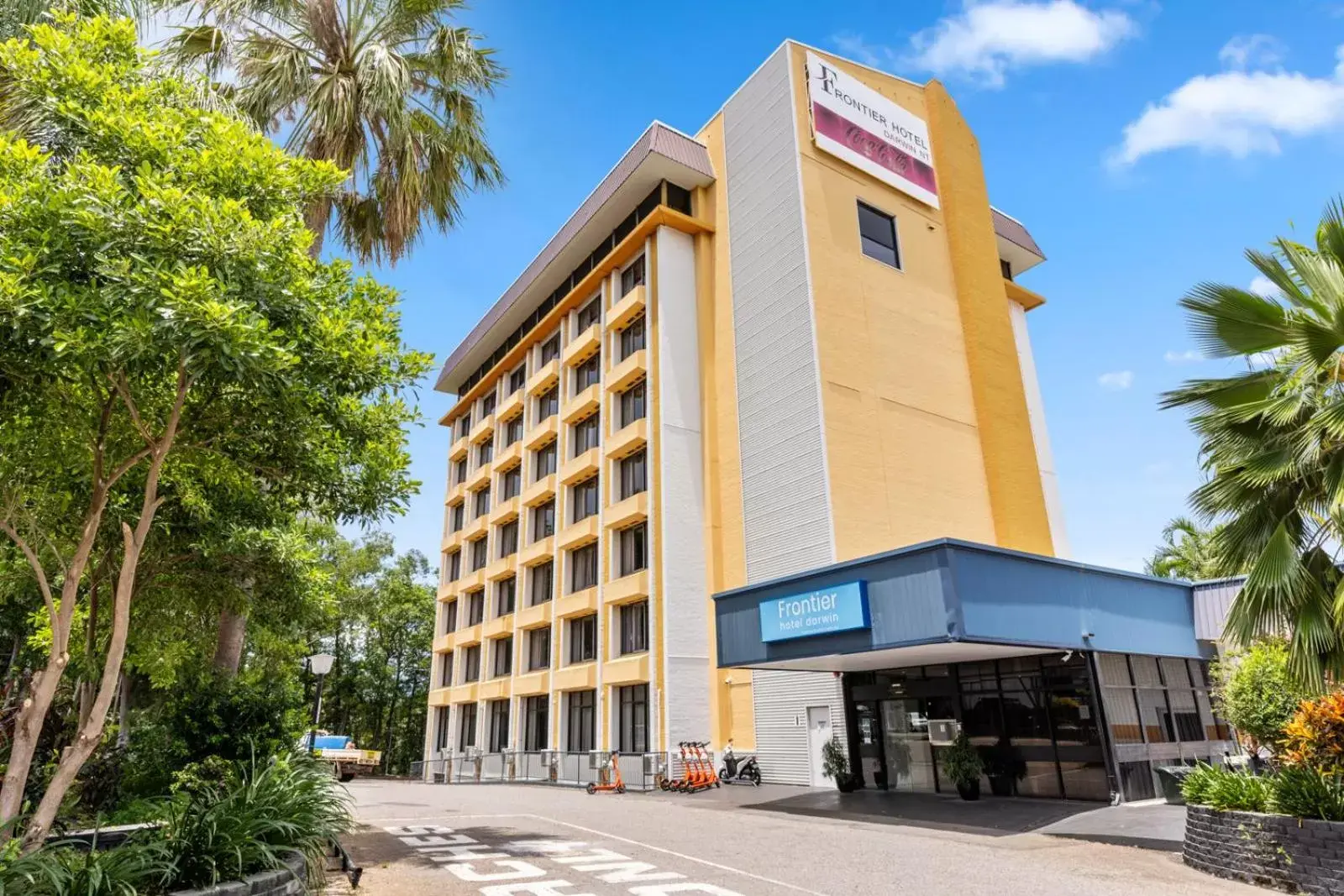 Facade/entrance, Property Building in Frontier Hotel Darwin