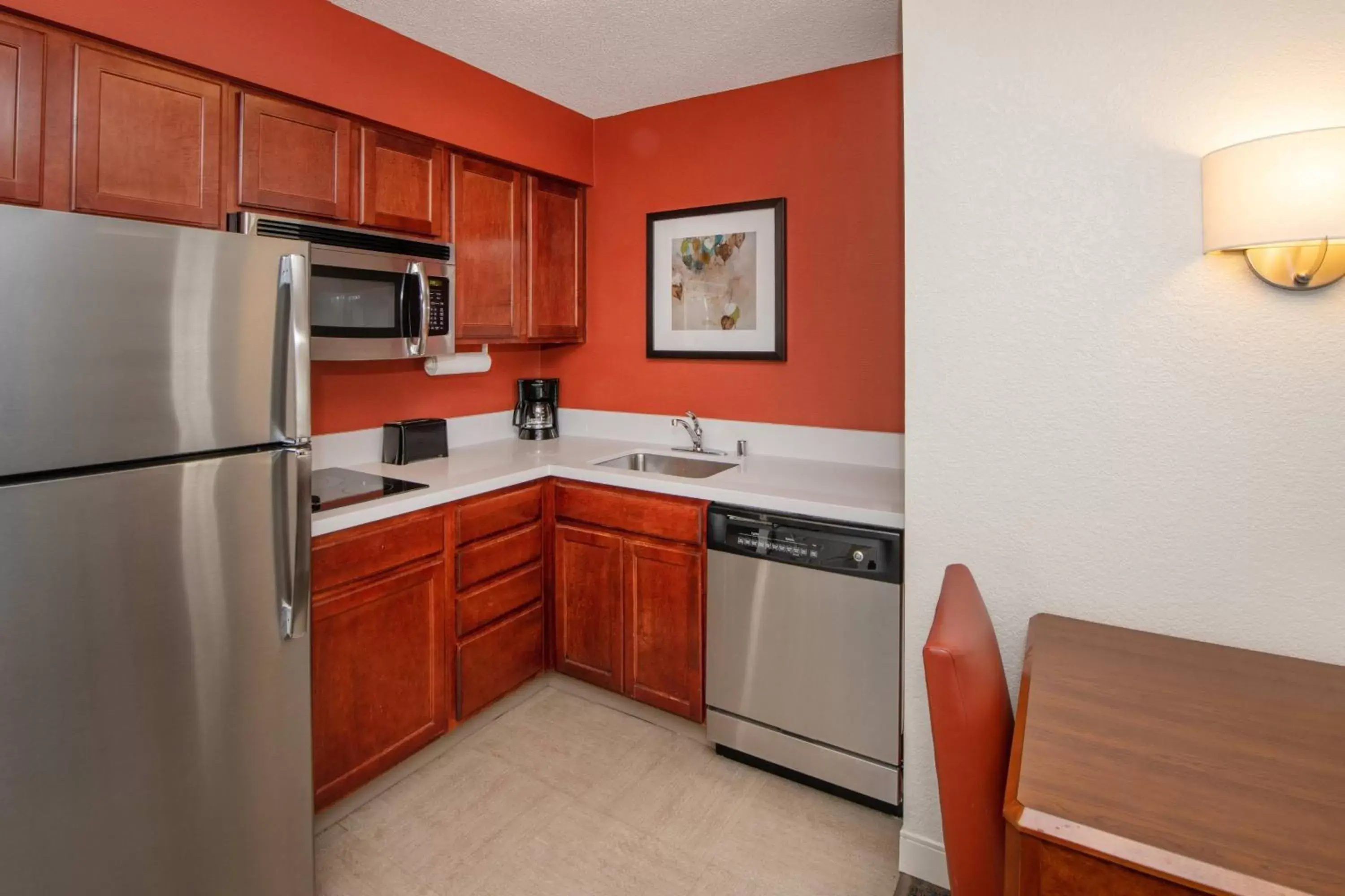 Bedroom, Kitchen/Kitchenette in Residence Inn by Marriott Newark Silicon Valley