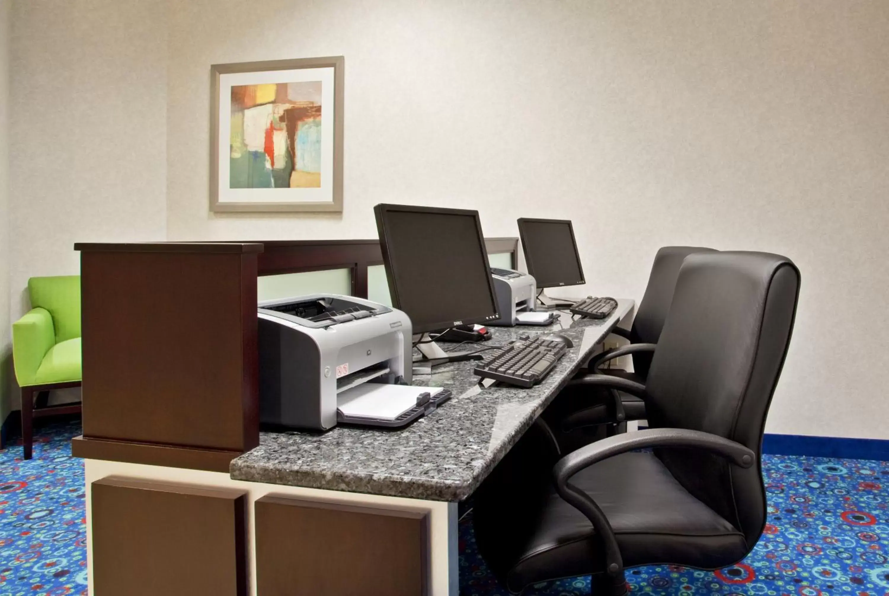 Lobby or reception in Holiday Inn Express Hotel and Suites Akron South-Airport Area, an IHG Hotel