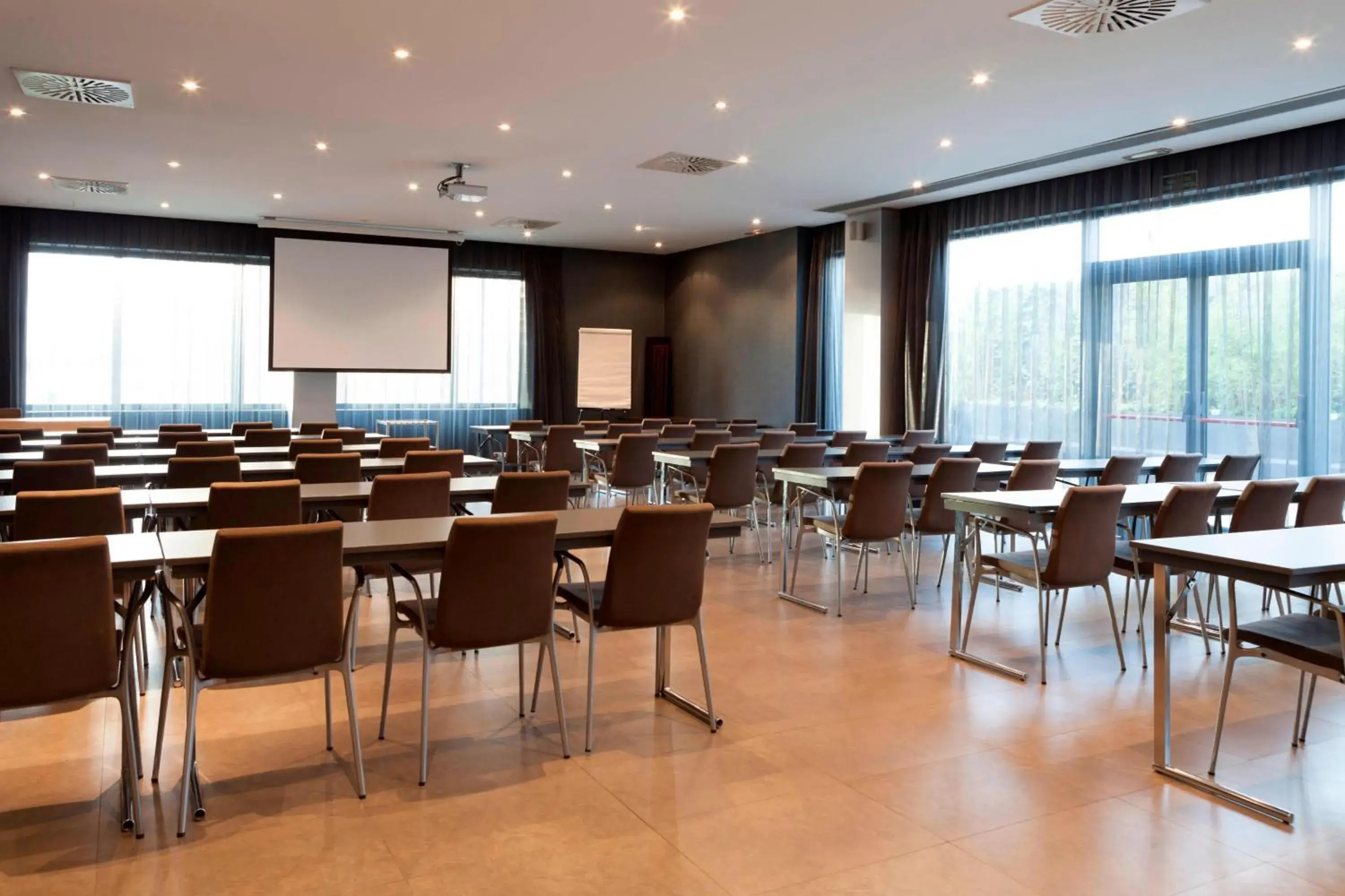 Meeting/conference room in AC Hotel Gijón by Marriott