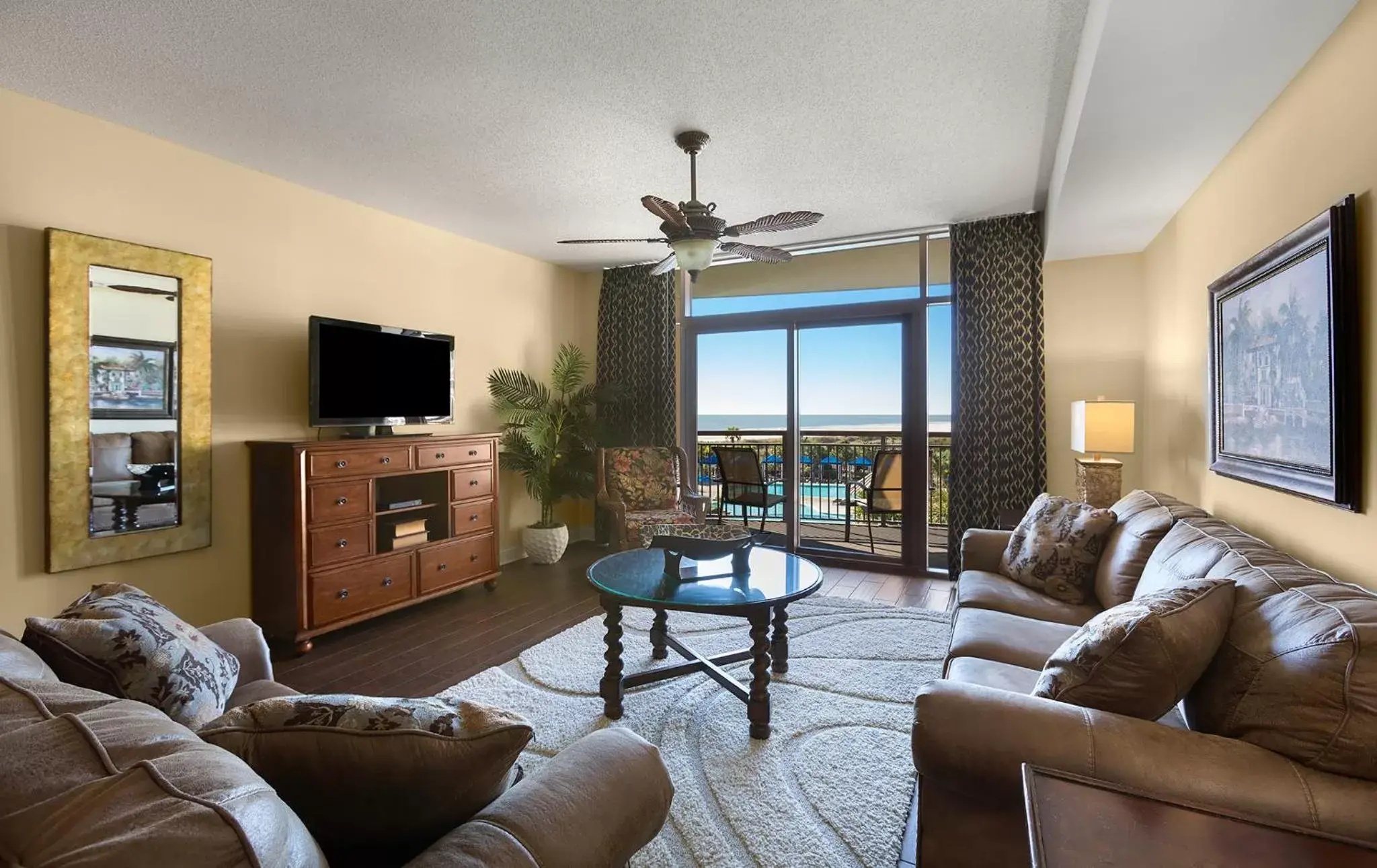 Living room, Seating Area in North Beach Resort & Villas
