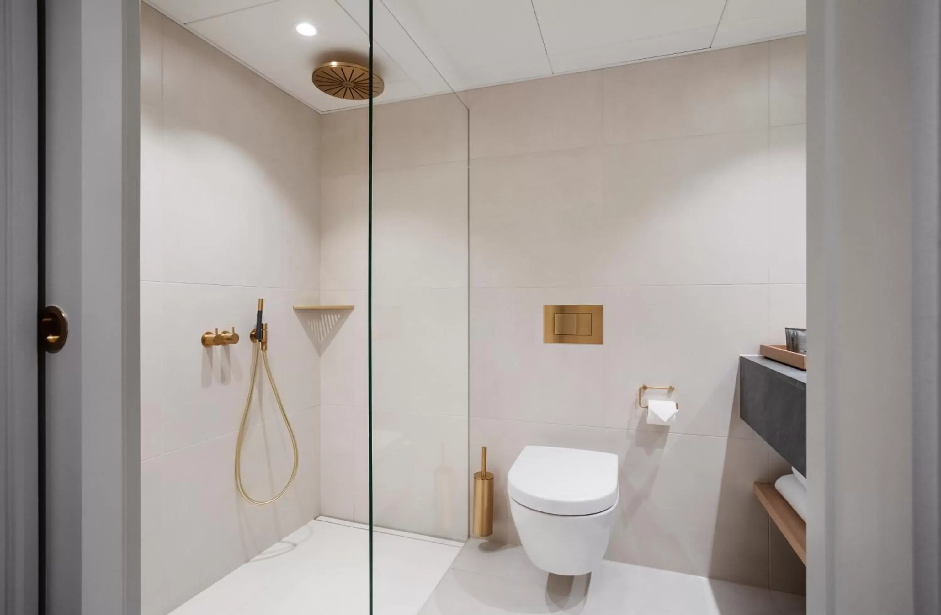 Shower, Bathroom in Copenhagen Admiral Hotel