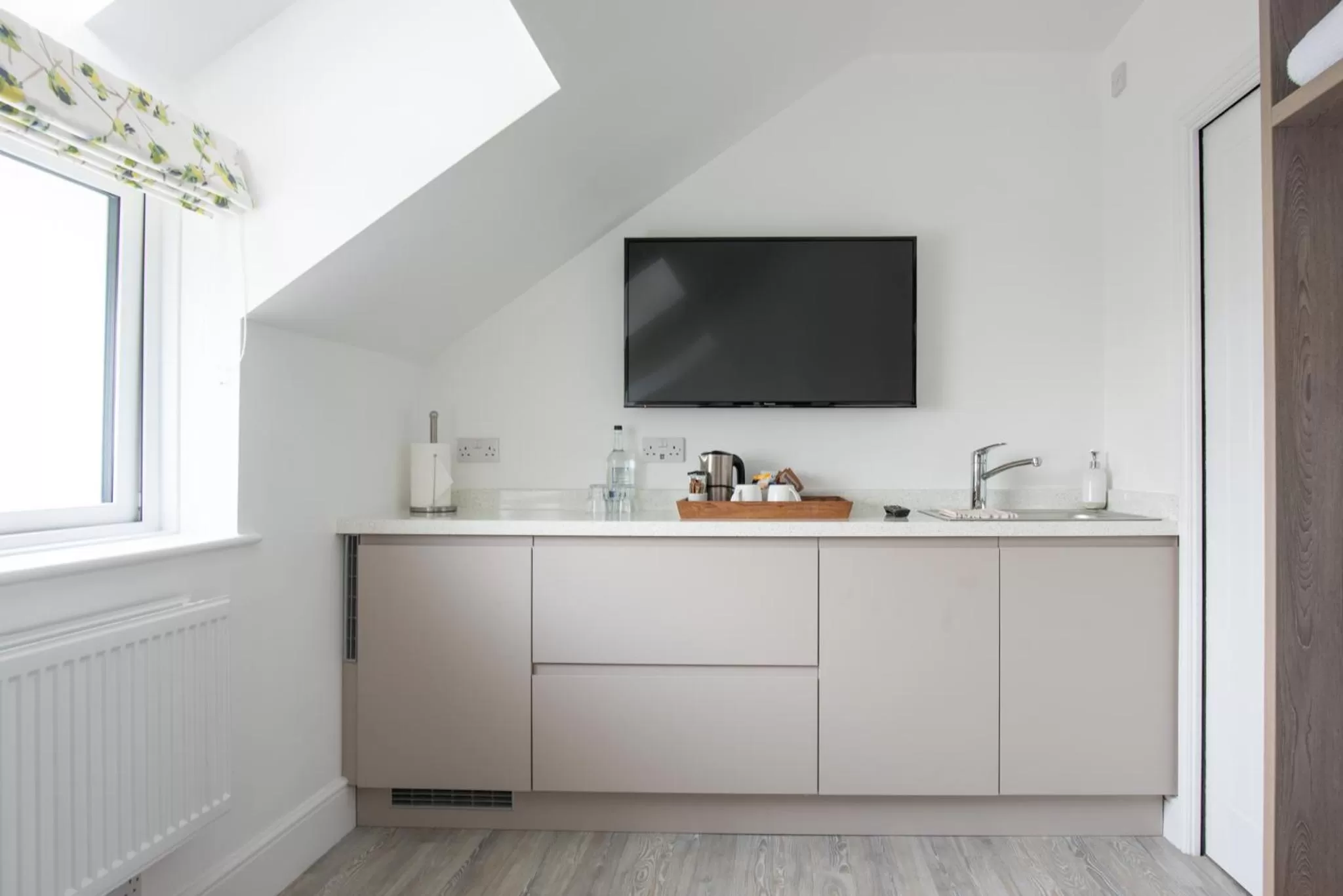 TV and multimedia, TV/Entertainment Center in The St Enodoc Hotel