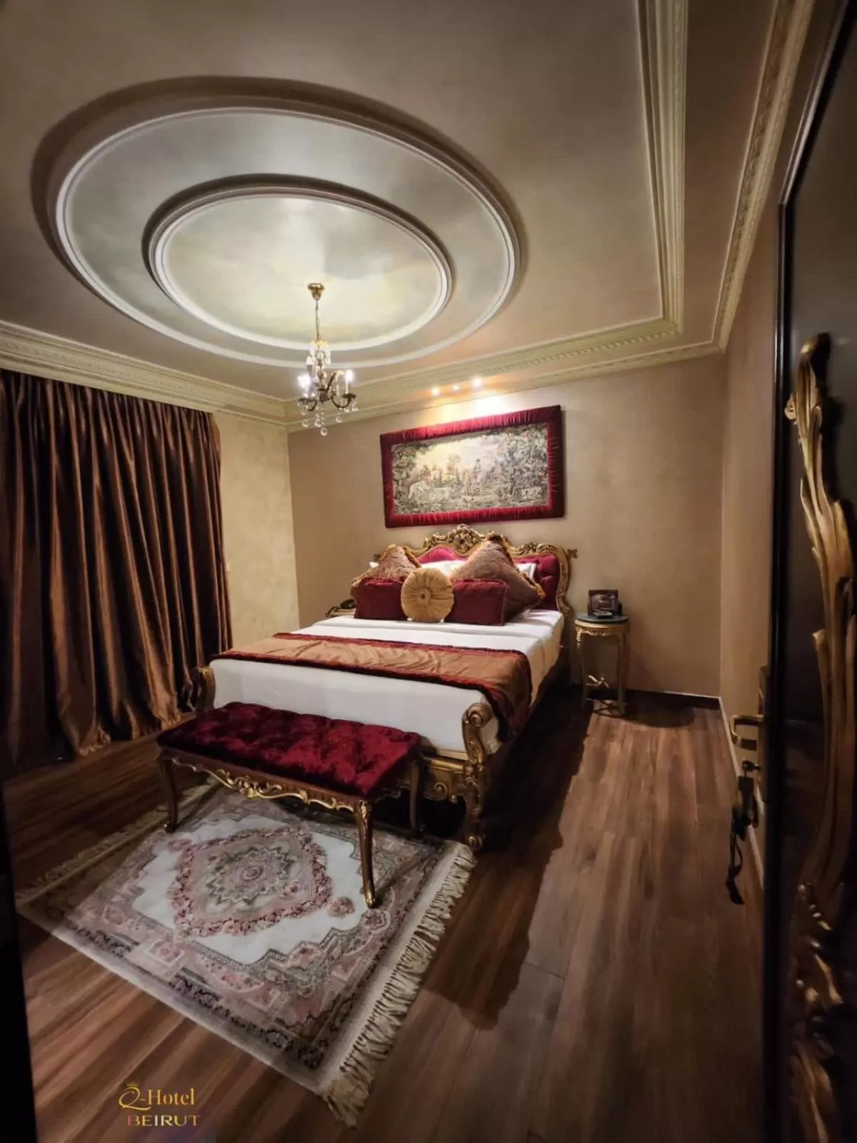 Photo of the whole room, Bed in Q Hotel